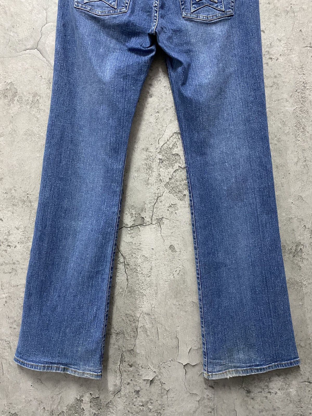 Tommy Hilfiger × Vintage Vintage Tommy Hilfiger Star Patch Flared Denim Pants Size US 30 / EU 46 - 4 Thumbnail