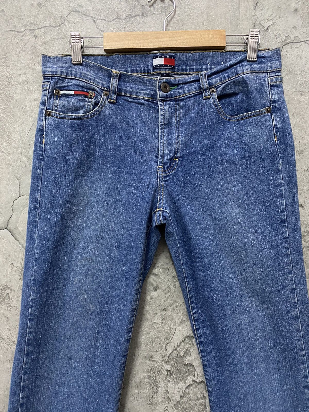 Tommy Hilfiger × Vintage Vintage Tommy Hilfiger Star Patch Flared Denim Pants Size US 30 / EU 46 - 8 Thumbnail