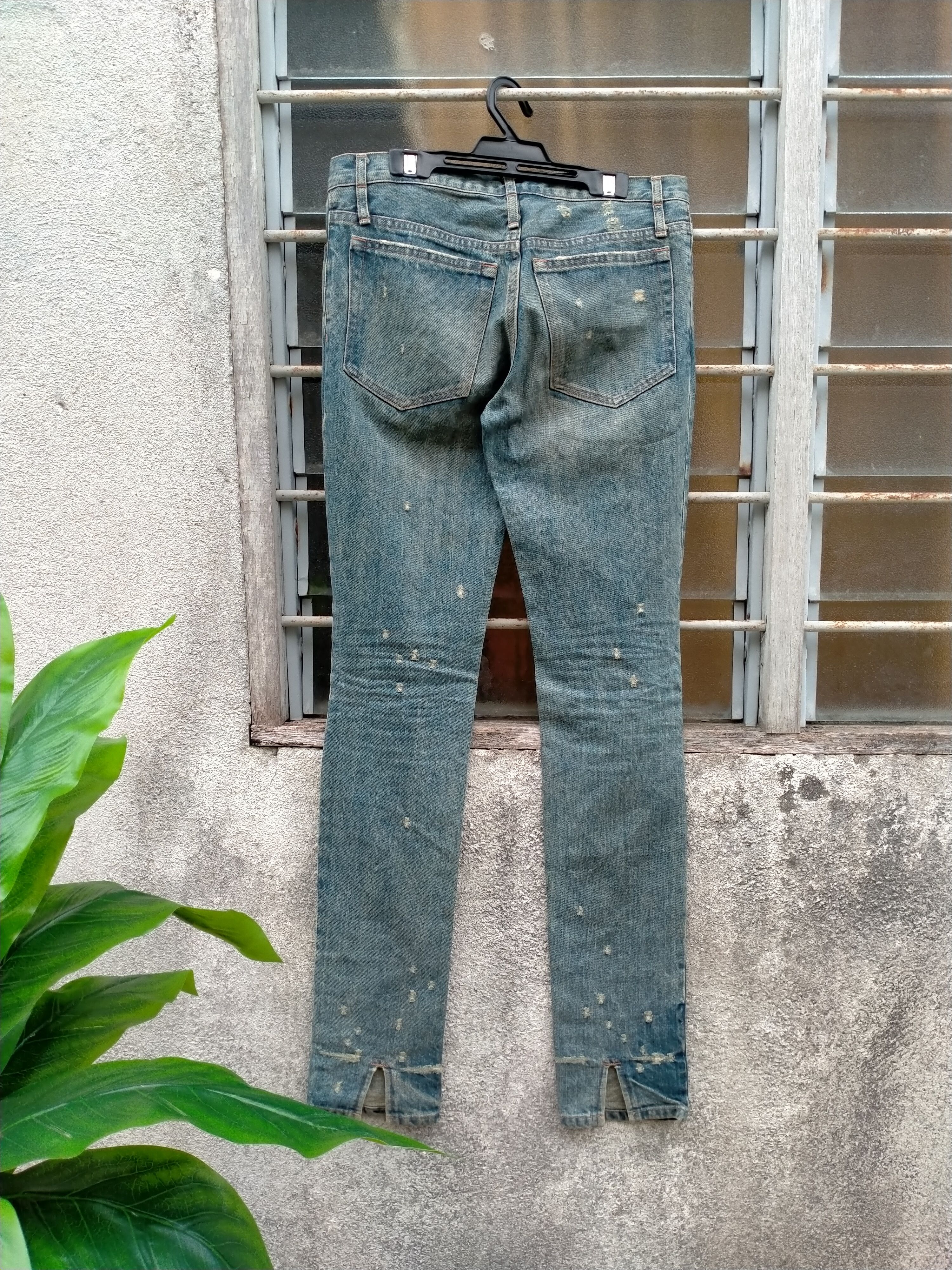 Tsumori Chisato Tsumori Chisato Distressed Jeans Size 30" / US 8 / IT 44 - 2 Thumbnail