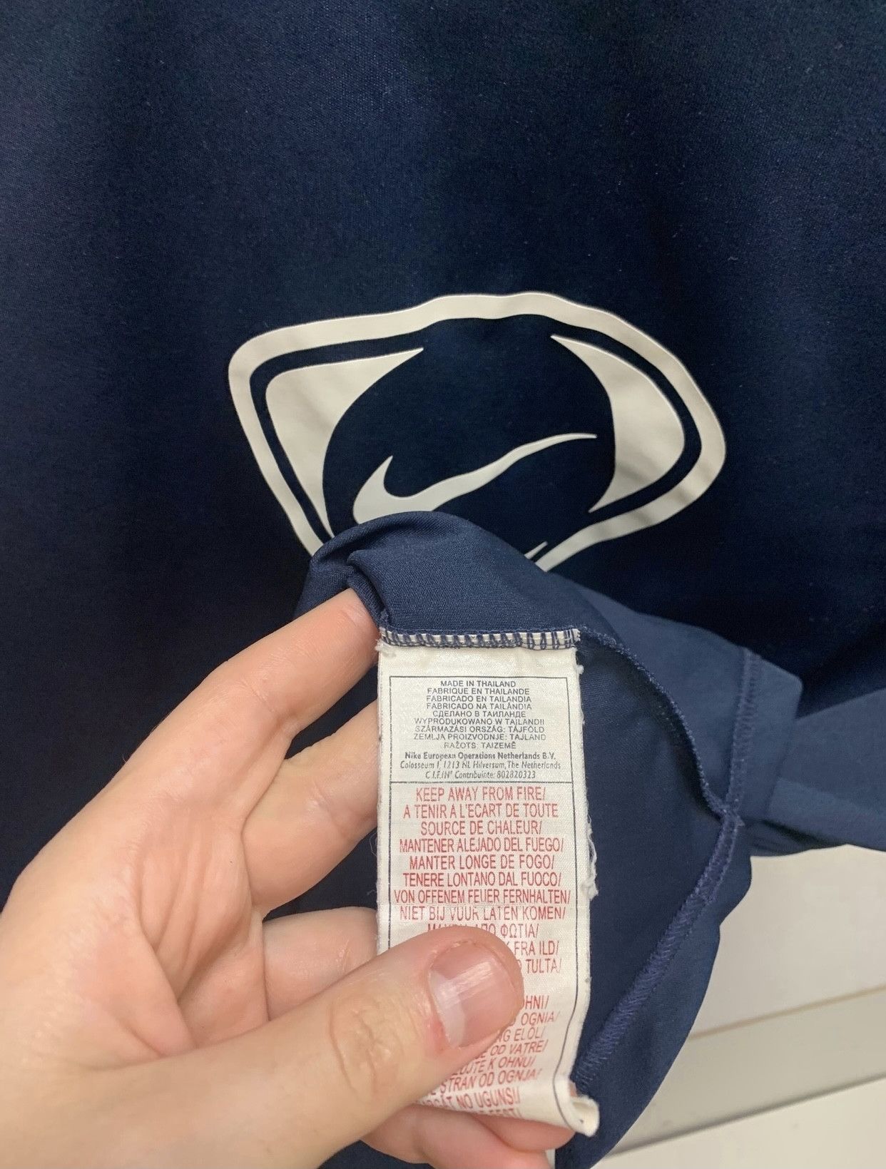 Nike Nike vintage sleeveless big logo L Size US L / EU 52-54 / 3 - 4 Thumbnail