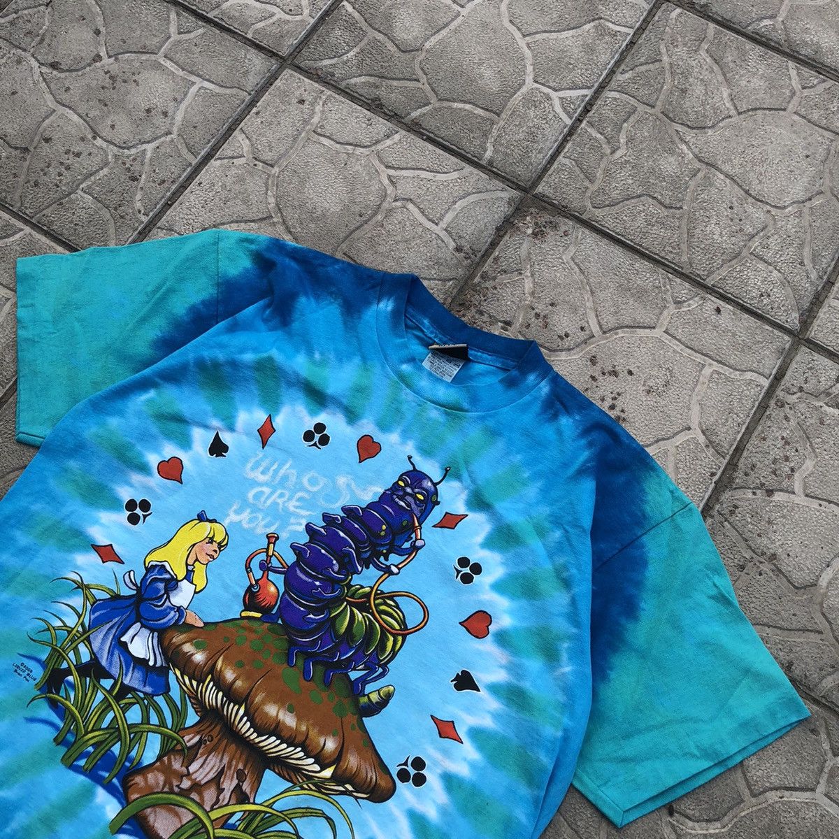 Liquid Blue Vintage Liquid Blue Brian Fox Alice In Wonderland tshirt Size US L / EU 52-54 / 3 - 3 Thumbnail