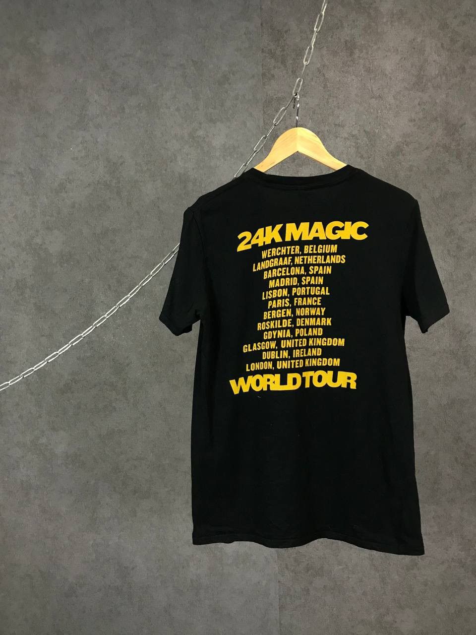 Band Tees Bruno Mars band tour tee Size US M / EU 48-50 / 2 - 3 Thumbnail