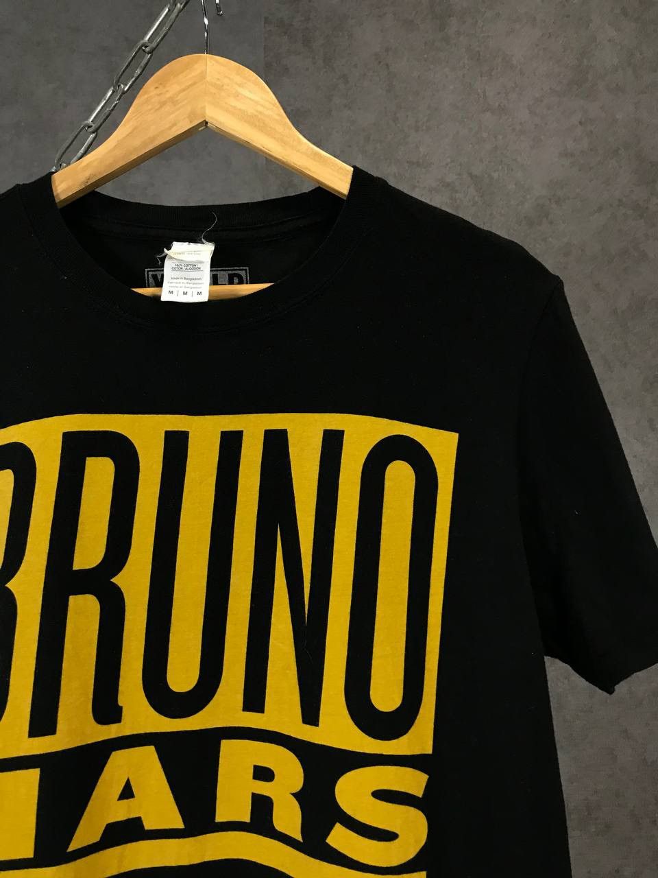 Band Tees Bruno Mars band tour tee Size US M / EU 48-50 / 2 - 2 Thumbnail