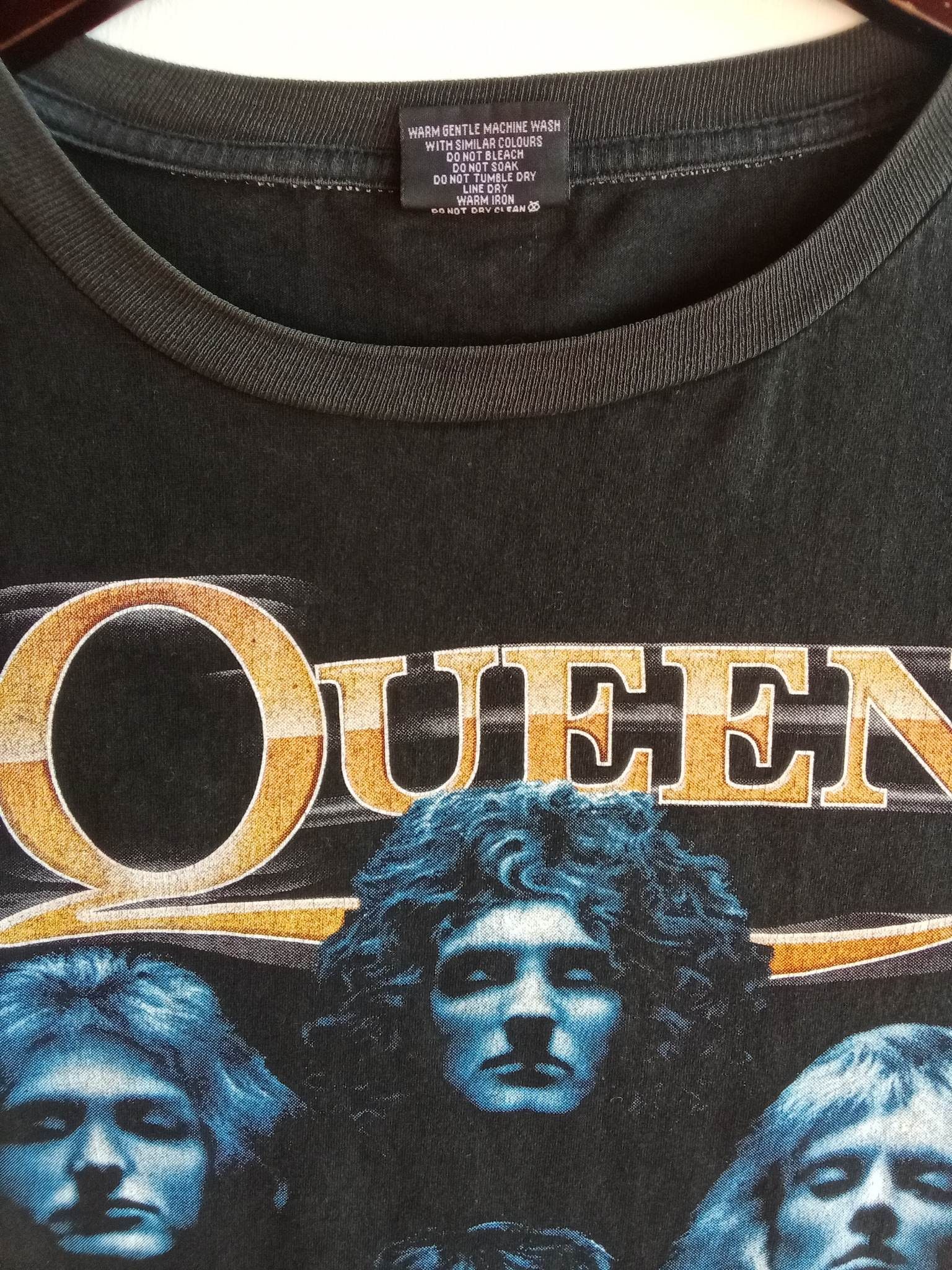 Band Tees VINTAGE QUEEN band Bohemian Rhapsody / Freddie Mercury shirt Size US XL / EU 56 / 4 - 4 Thumbnail