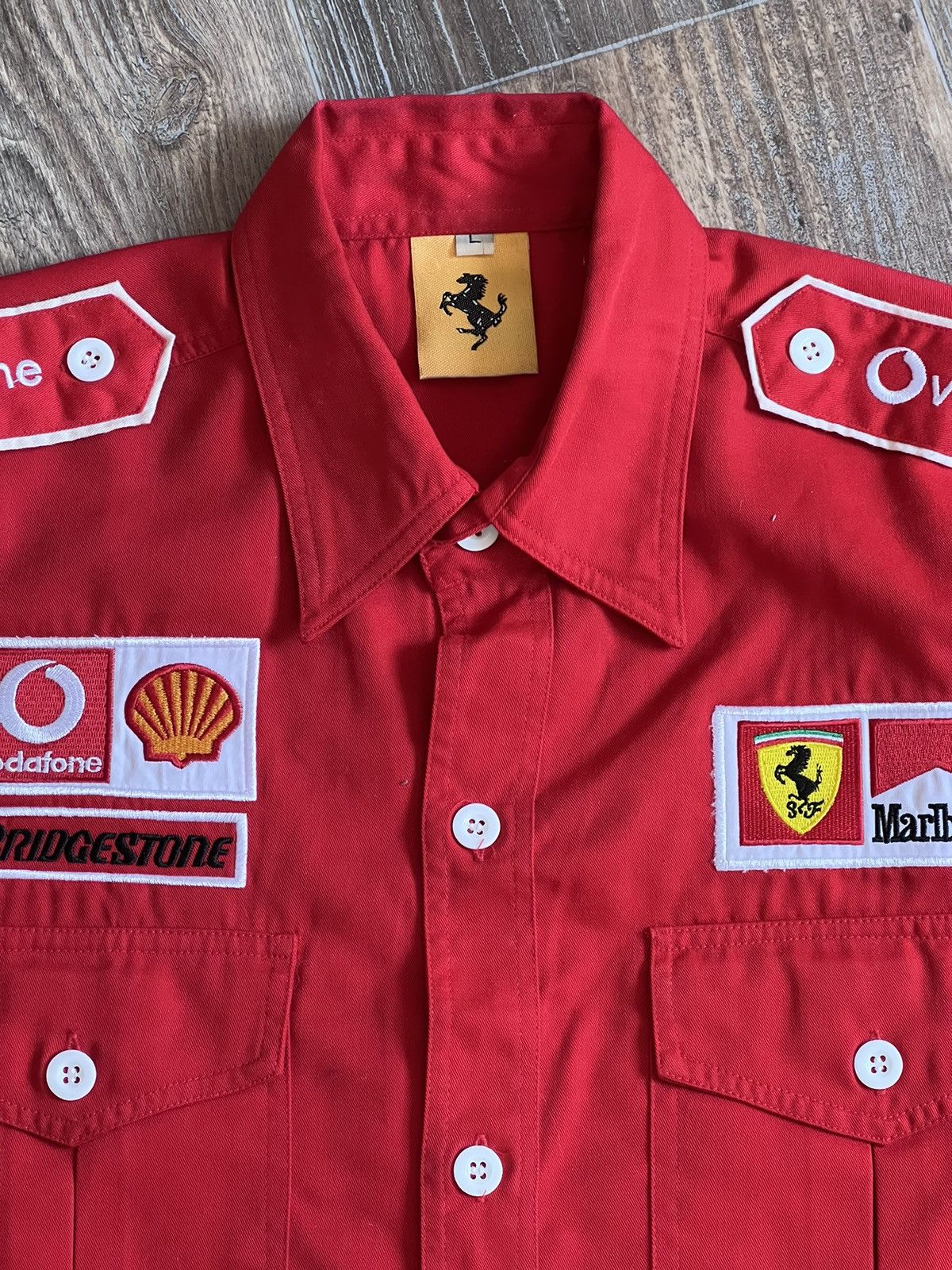 Ferrari × Marlboro × Vintage Vintage Ferrari Marlboro red racing patches buttons shirt Size US L / EU 52-54 / 3 - 5 Thumbnail