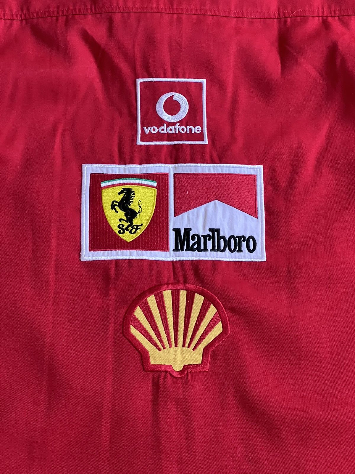 Ferrari × Marlboro × Vintage Vintage Ferrari Marlboro red racing patches buttons shirt Size US L / EU 52-54 / 3 - 6 Thumbnail