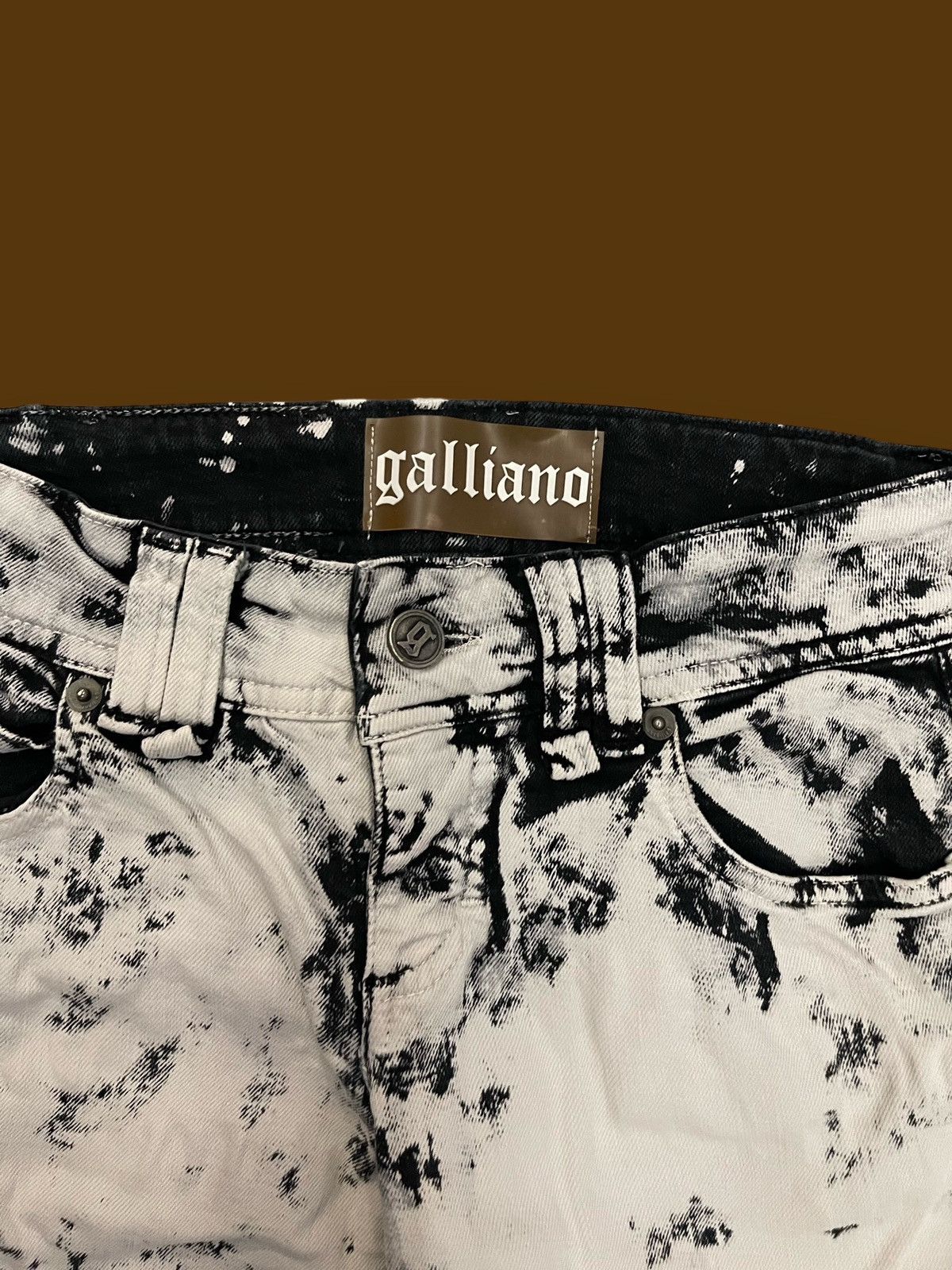 John Galliano Vintage Galliano Art Design Ripped Knee White Black Denim Size 26" / US 2 / IT 38 - 9 Thumbnail
