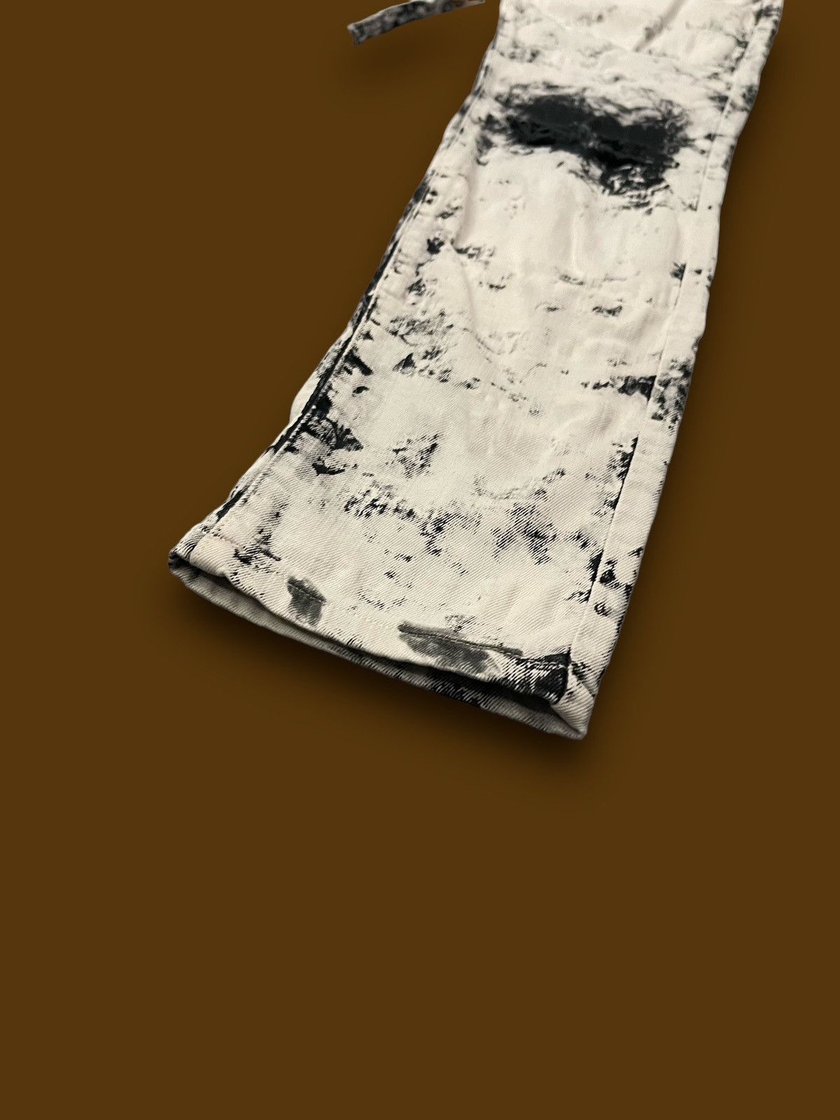 John Galliano Vintage Galliano Art Design Ripped Knee White Black Denim Size 26" / US 2 / IT 38 - 2 Thumbnail