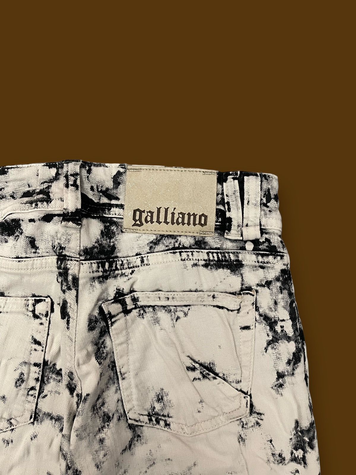John Galliano Vintage Galliano Art Design Ripped Knee White Black Denim Size 26" / US 2 / IT 38 - 8 Thumbnail