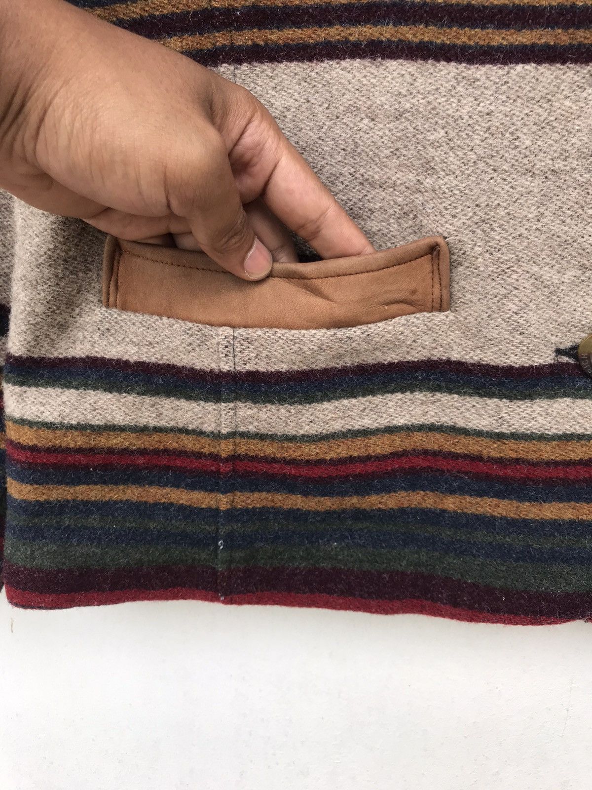 Woolrich Woolen Mills 90s Woolrich Navajo Stripe Jacket Leather Collar & Pockets Size M / US 6-8 / IT 42-44 - 11 Thumbnail
