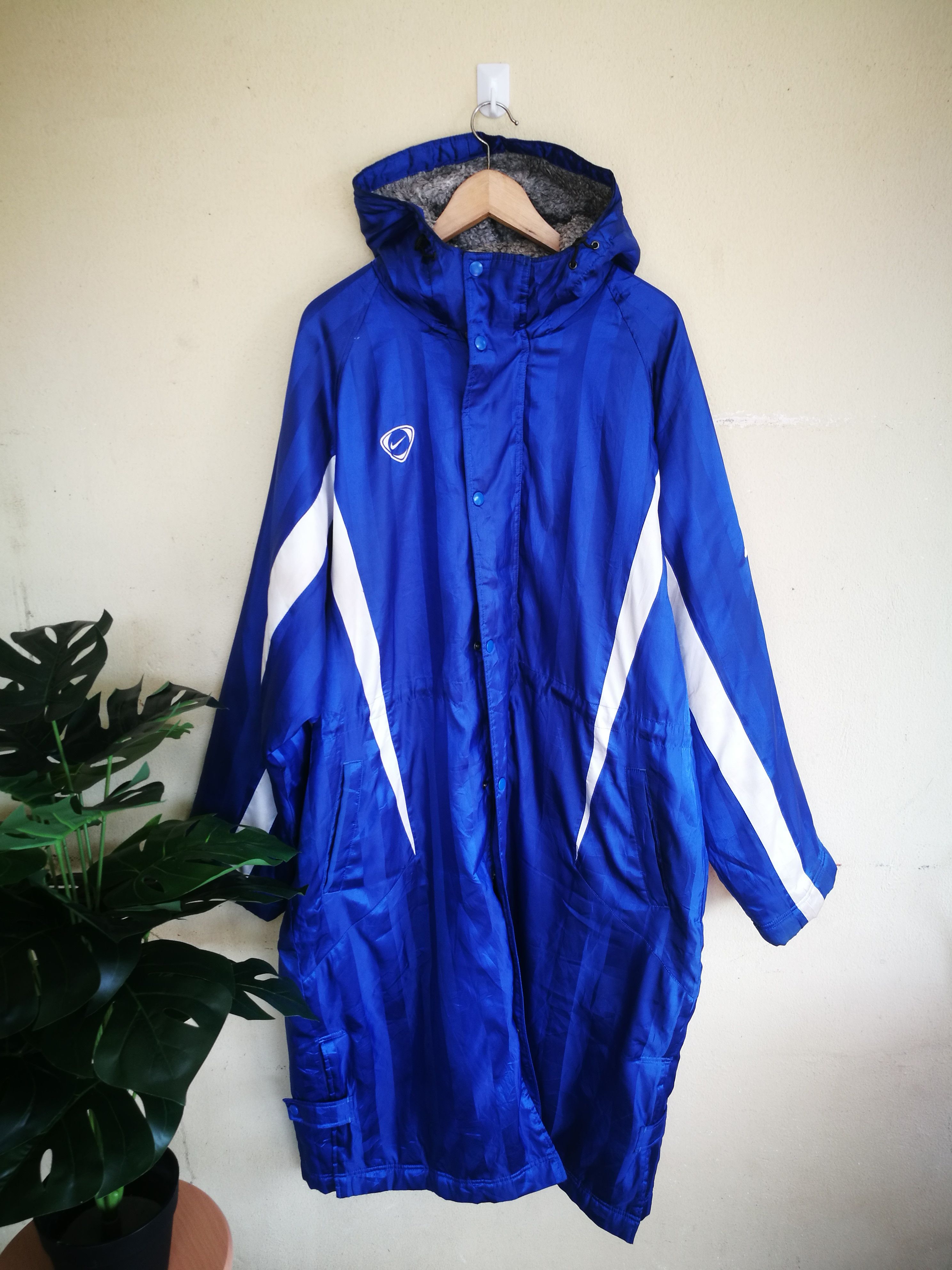 Nike × Vintage Nike Big Logo Long Jacket Size US XL / EU 56 / 4 - 2 Thumbnail