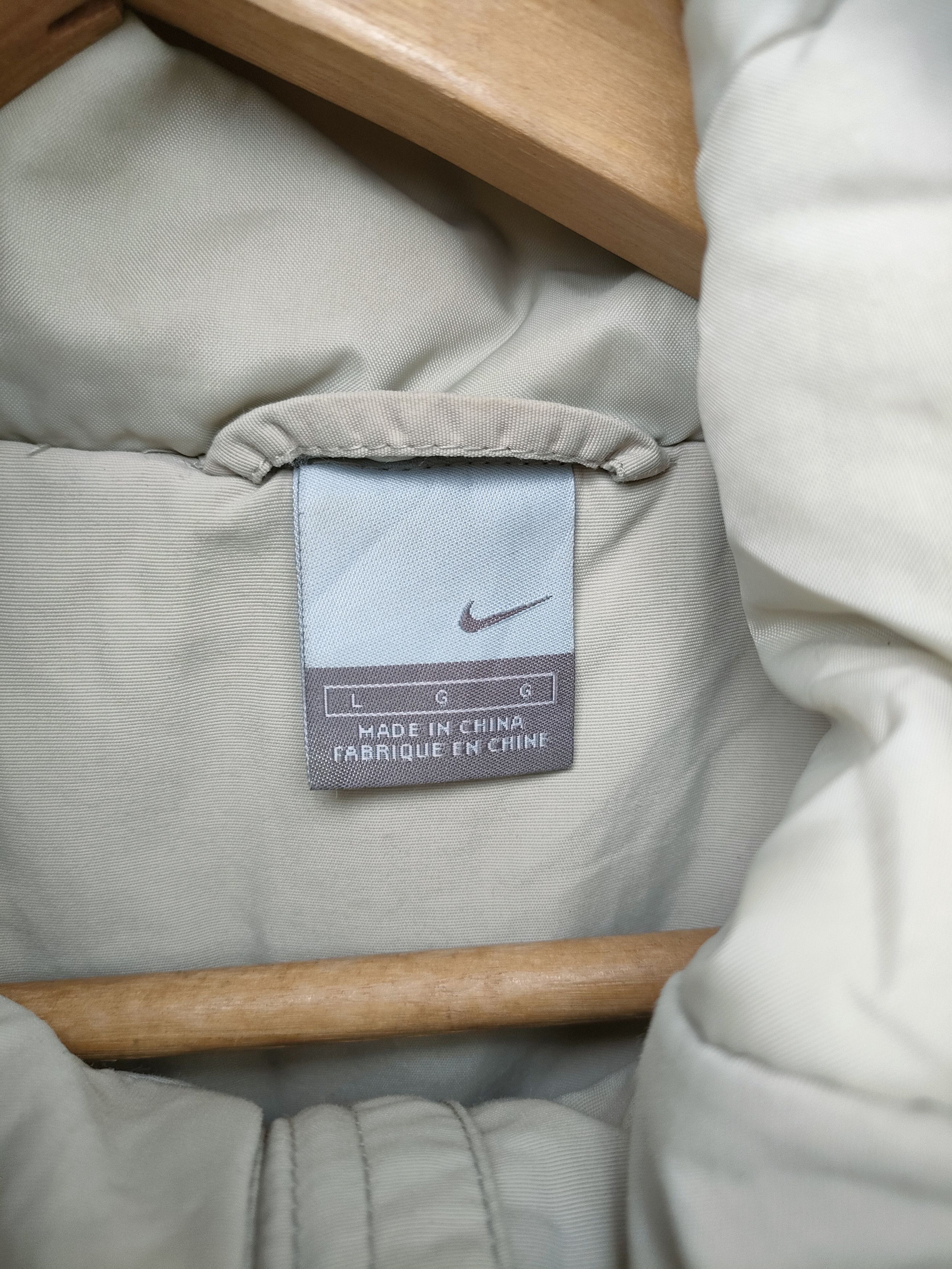 Nike Vintage Nike Puffer Jacket Size US L / EU 52-54 / 3 - 11 Thumbnail