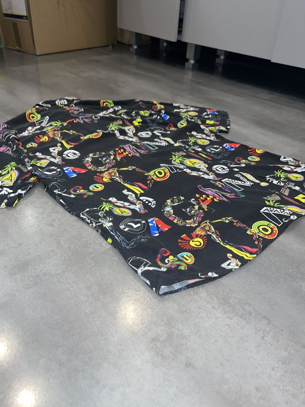 Versace Versace Abstract Logo All Over Printed Shortsleeve Shirt Size US M / EU 48-50 / 2 - 12 Thumbnail