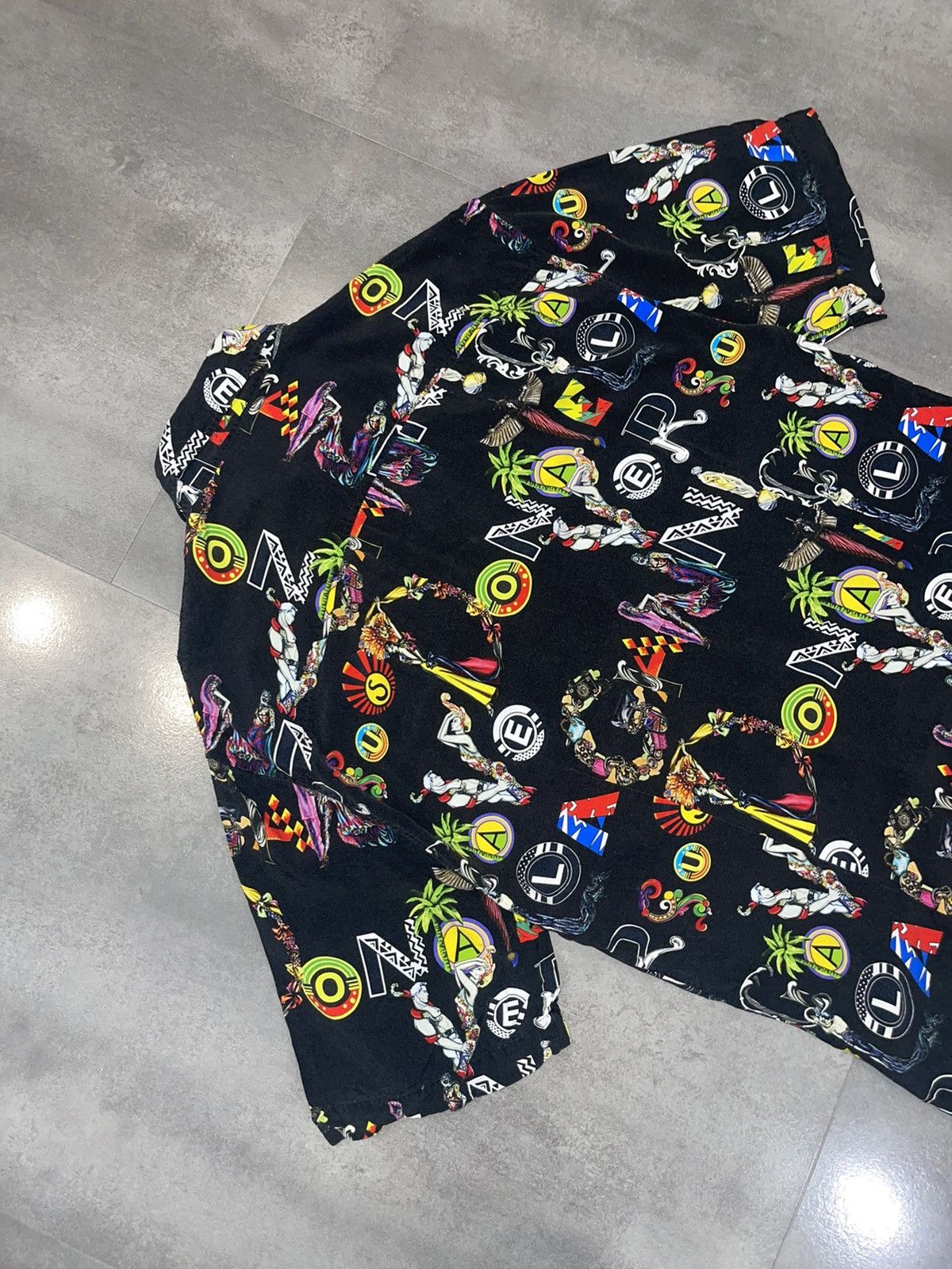 Versace Versace Abstract Logo All Over Printed Shortsleeve Shirt Size US M / EU 48-50 / 2 - 14 Thumbnail