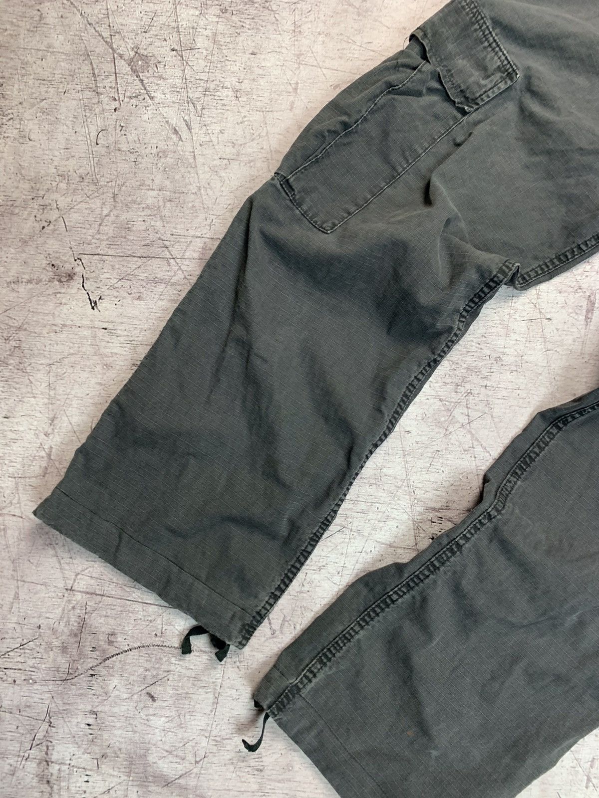 Carhartt × Carhartt Wip × Vintage Vintage Carhartt Cargo Y2K Pants Size US 31 - 4 Thumbnail