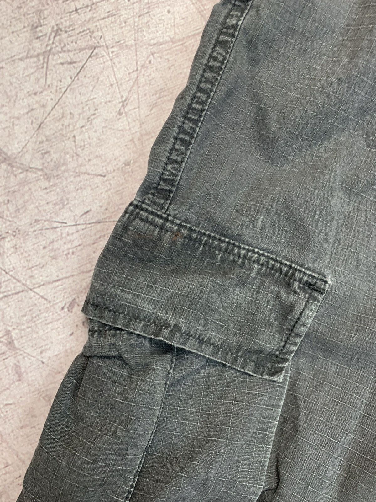 Carhartt × Carhartt Wip × Vintage Vintage Carhartt Cargo Y2K Pants Size US 31 - 16 Thumbnail
