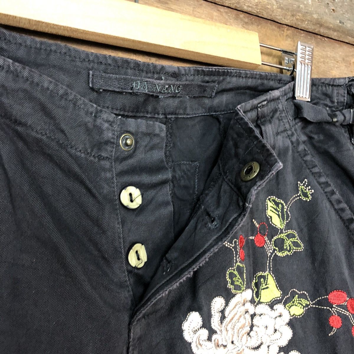 Japanese Brand DLL Da-Nang embroidered flower Black Cargo Pants #c1206DL Size US 32 / EU 48 - 8 Thumbnail