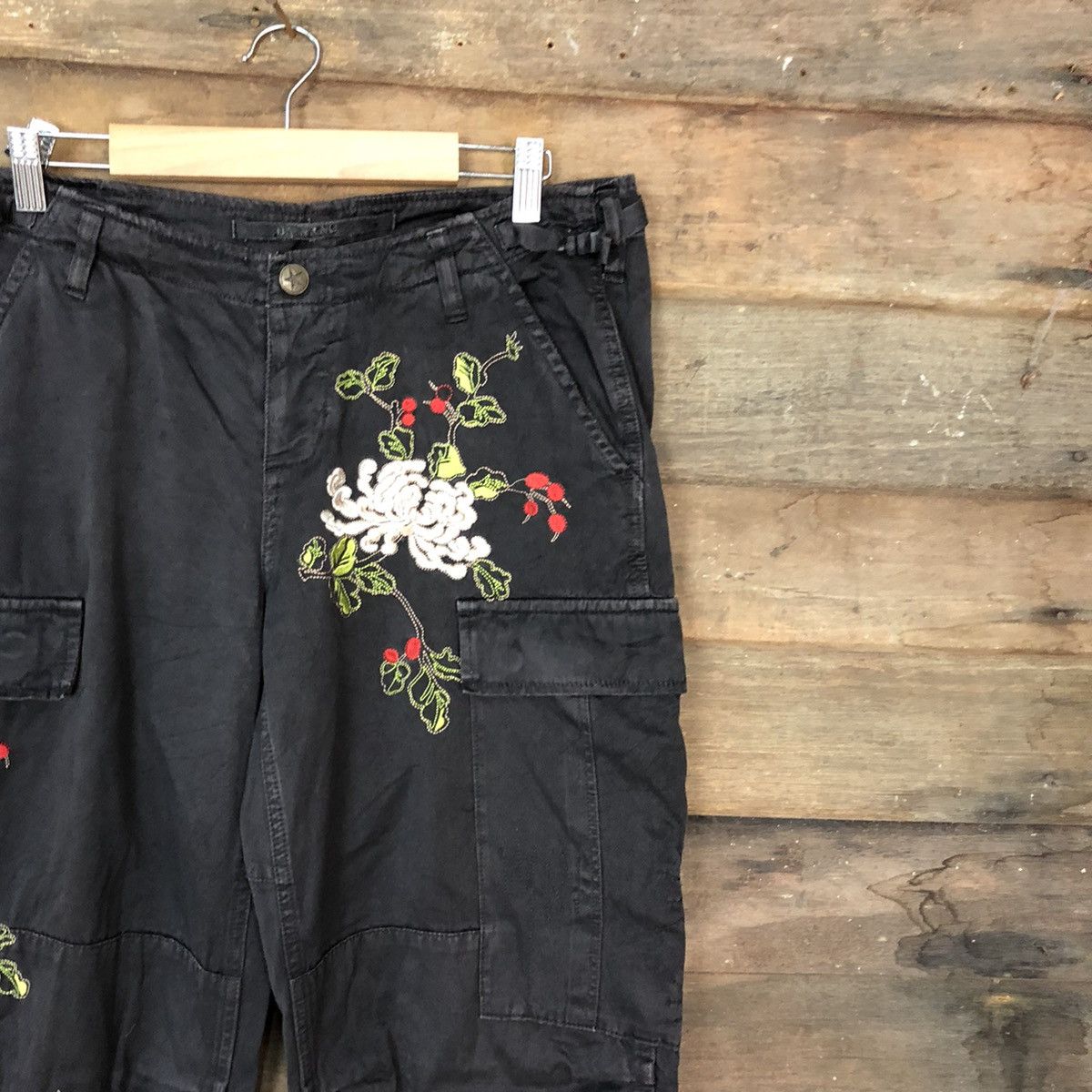 Japanese Brand DLL Da-Nang embroidered flower Black Cargo Pants #c1206DL Size US 32 / EU 48 - 5 Thumbnail