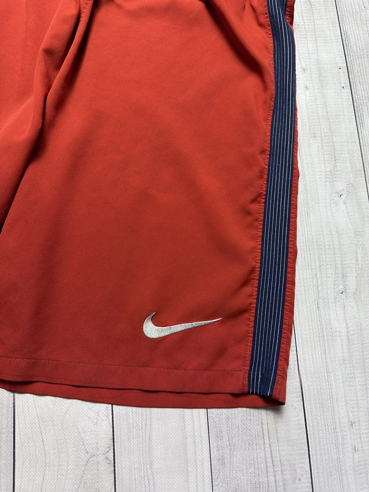 Nike × Vintage Vintage Nike PSG soccer shorts size M Size US 32 / EU 48 - 2 Thumbnail