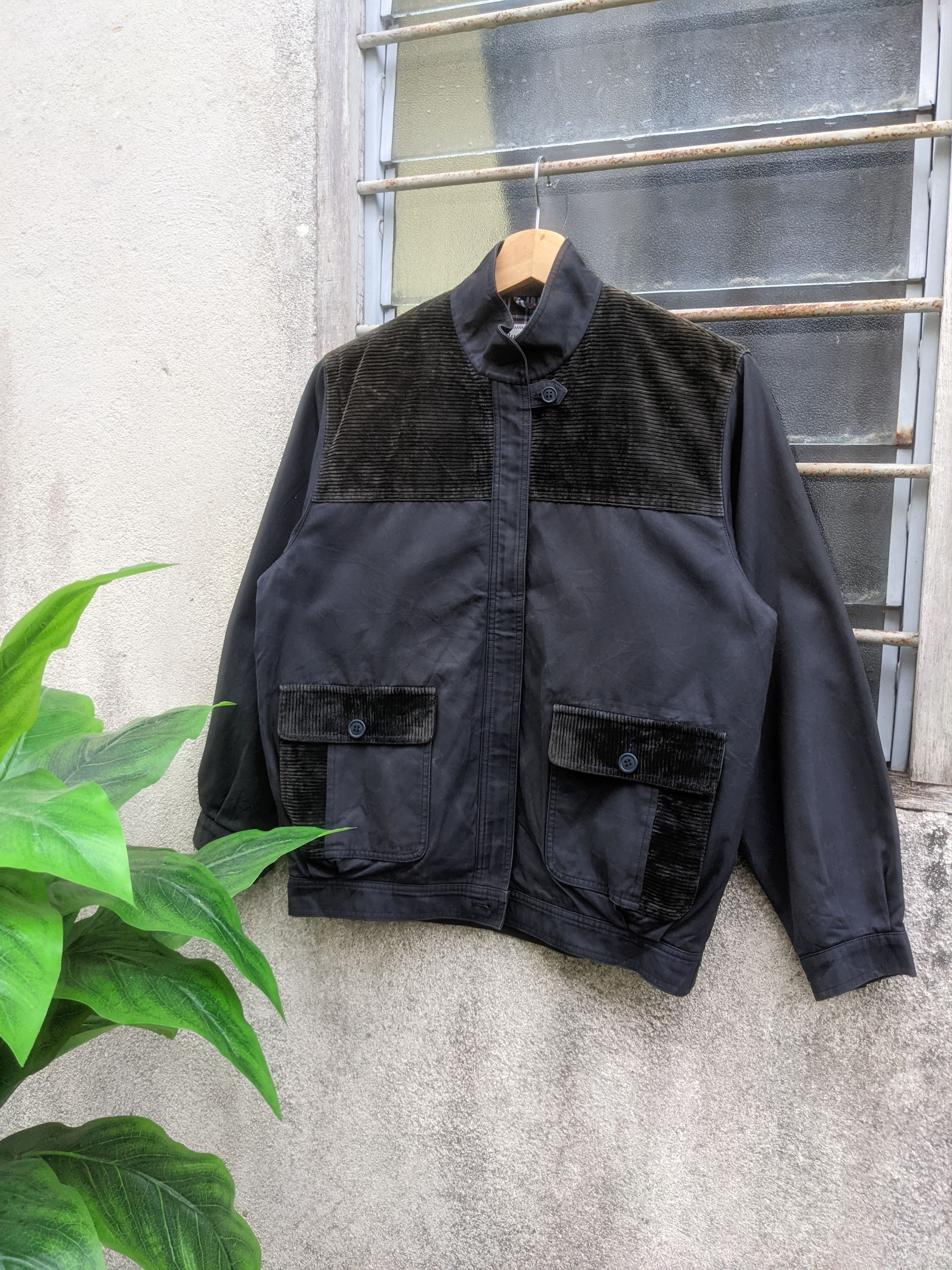 Burberry Burberrys zip up jacket Size M / US 6-8 / IT 42-44 - 1 Thumbnail