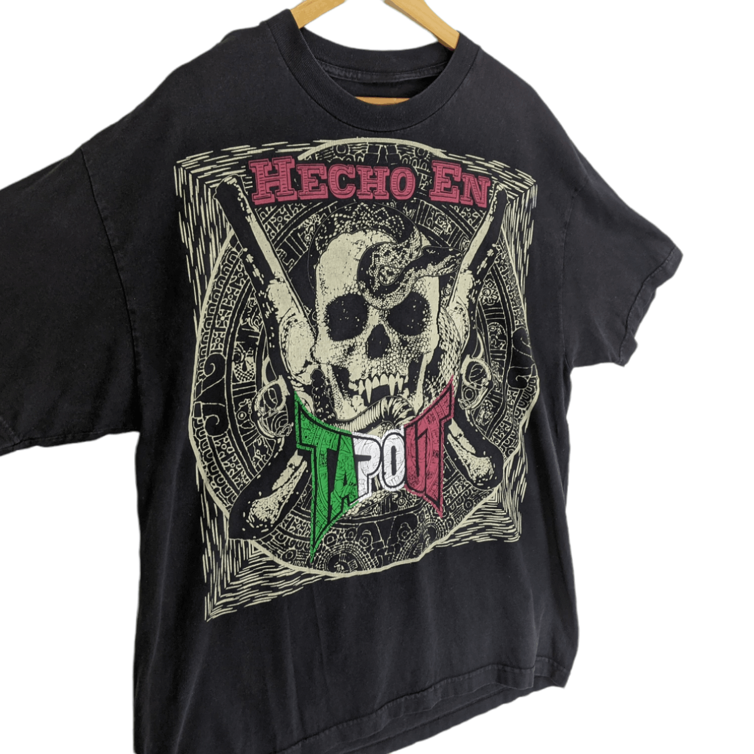 Japanese Brand Vintage Y2k TAP OUT Hecho En Skull Big Graphic Image T-Shirt Size US XL / EU 56 / 4 - 4 Thumbnail