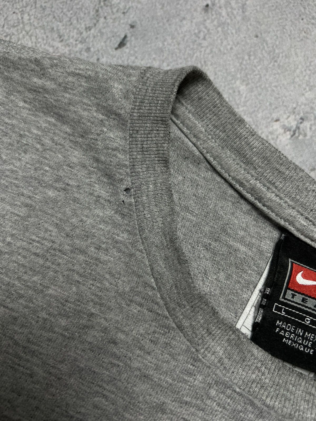 Nike 🔥 Nike boxy fit vintage crewneck center swoosh spellout y2k Size US L / EU 52-54 / 3 - 9 Thumbnail