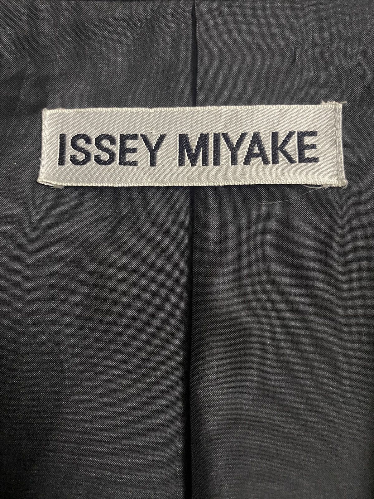 Issey Miyake Harajuku Heat 🔥🔥Issey Miyake Black lightning Trench Coat Size US L / EU 52-54 / 3 - 6 Thumbnail
