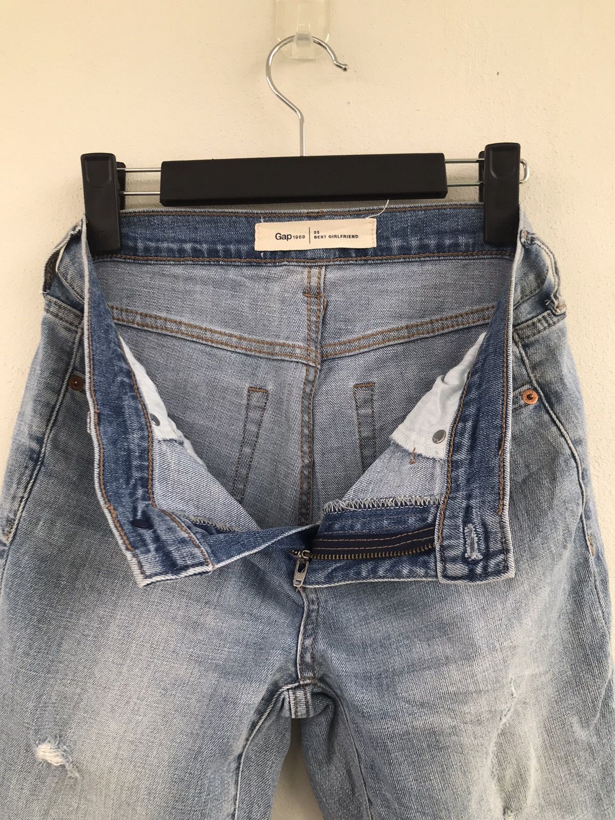 Gap Gap 1969 Distressed ripped Slim Fit denim jeans Size US 28 / EU 44 - 16 Thumbnail