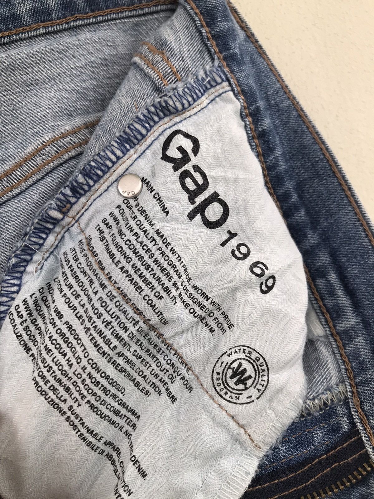 Gap Gap 1969 Distressed ripped Slim Fit denim jeans Size US 28 / EU 44 - 17 Thumbnail