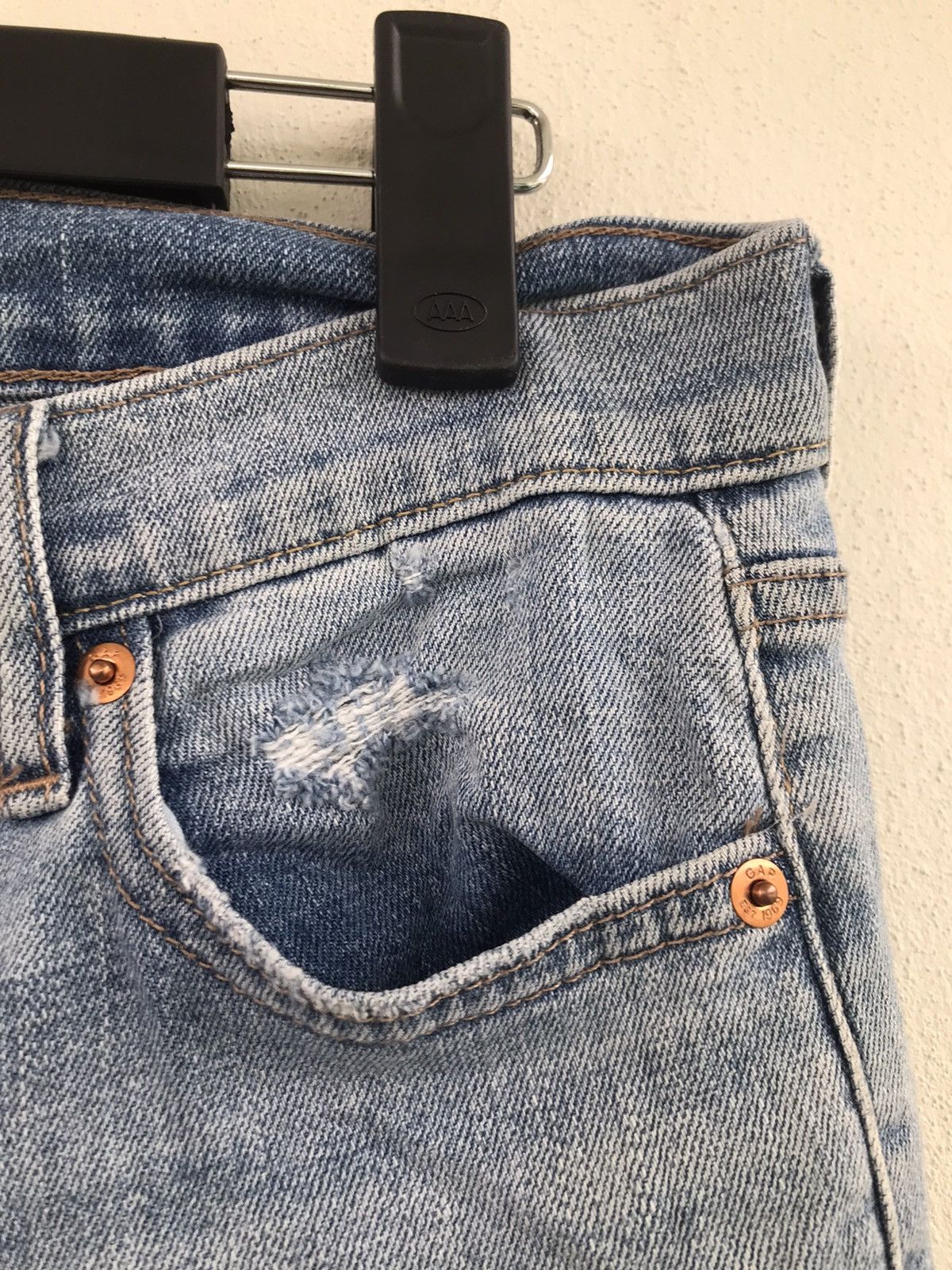 Gap Gap 1969 Distressed ripped Slim Fit denim jeans Size US 28 / EU 44 - 11 Thumbnail