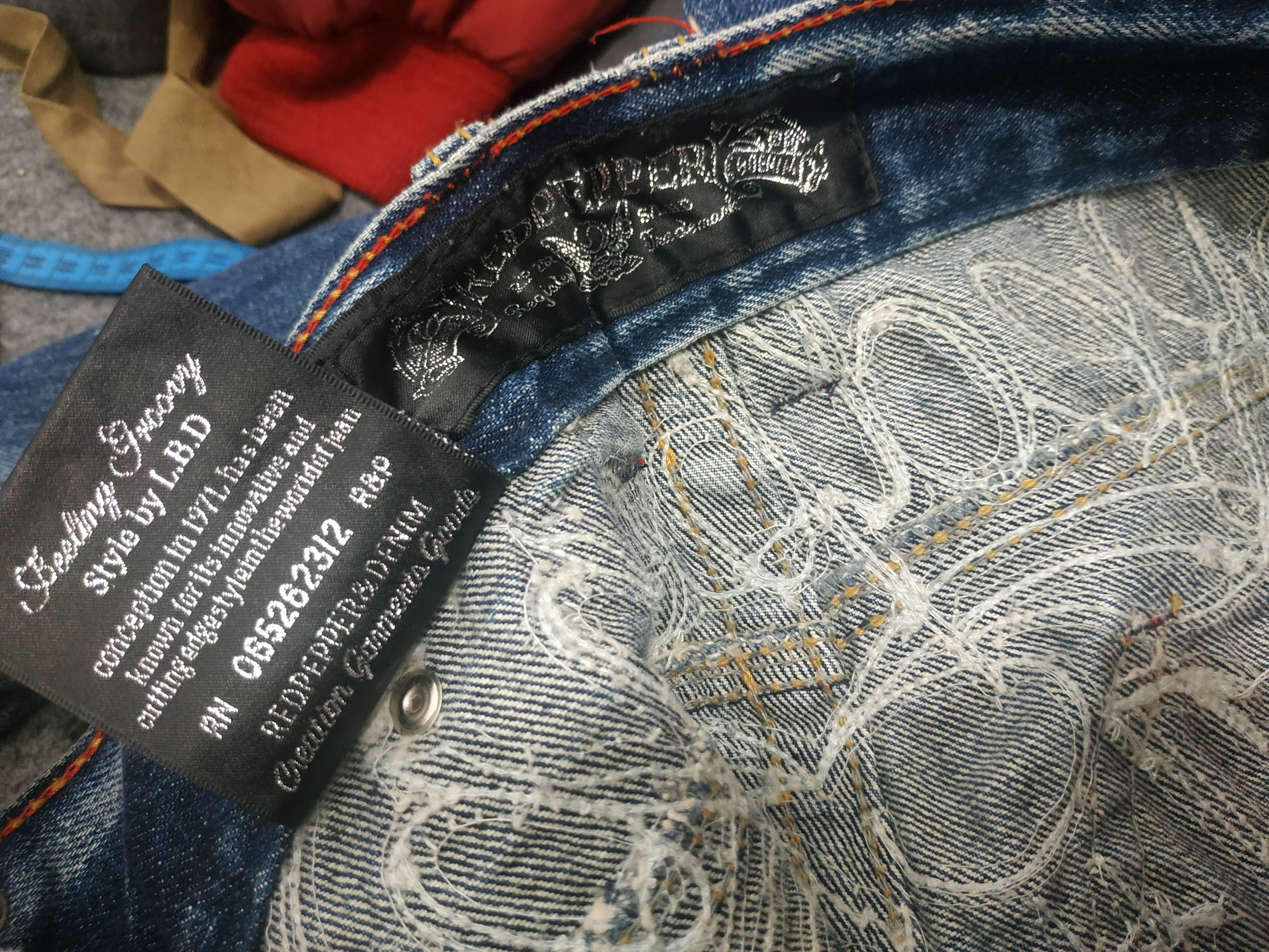 Japanese Brand Japanese Brand Distressed Patchwork Leatherpatch Logo Jeans Size US 30 / EU 46 - 5 Thumbnail