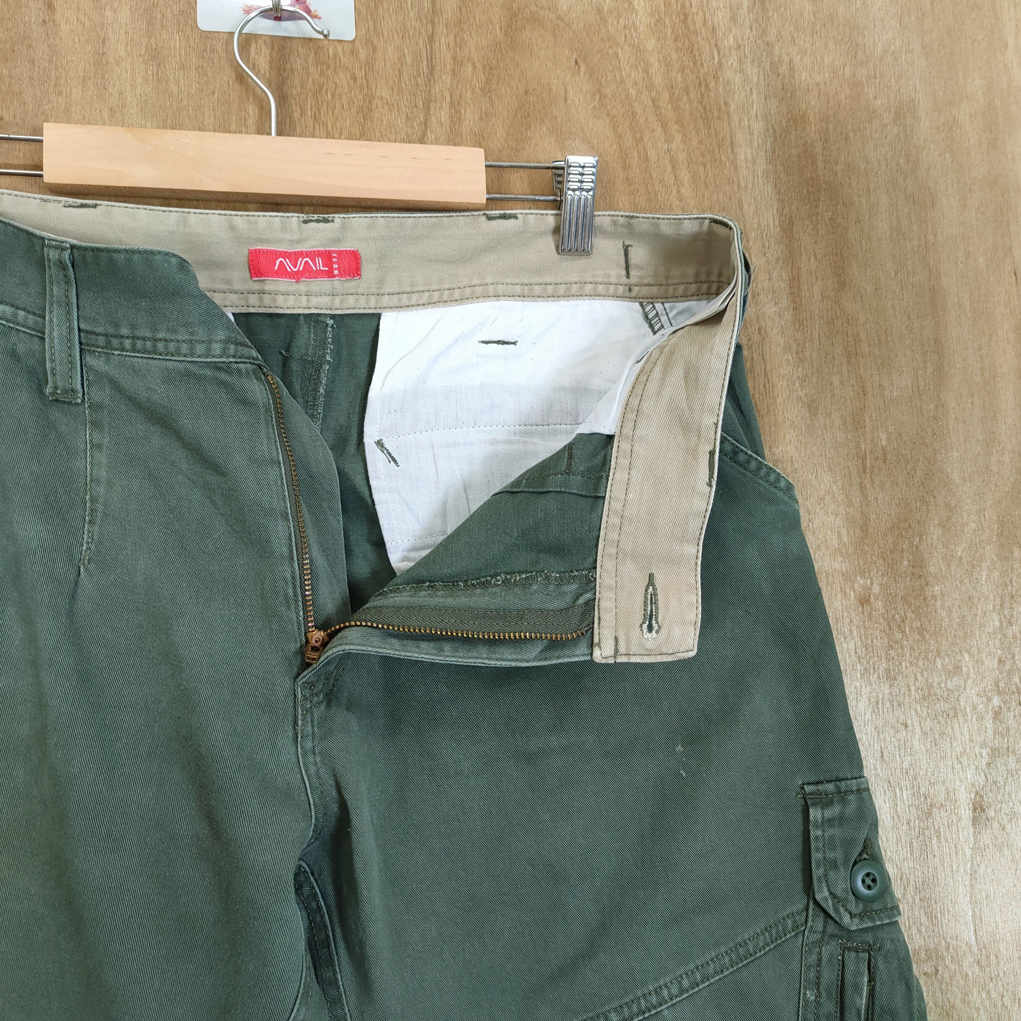 Japanese Brand AVAIL VINTAGE FADED GREEN CURVE LEG CARGO PANTS Size US 34 / EU 50 - 7 Thumbnail