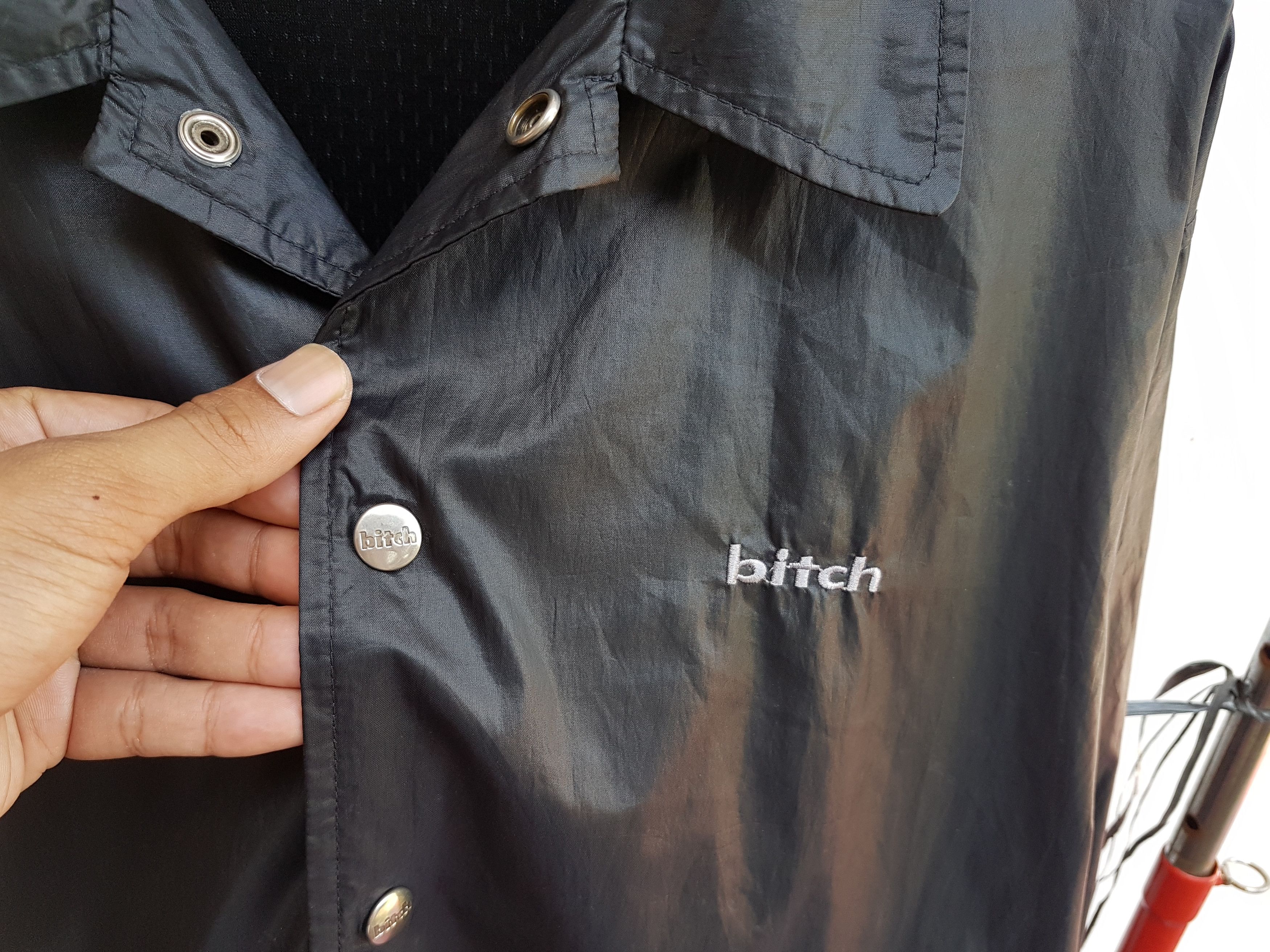 Vintage Vintage Bitch Skateboarding Coach Jacket Size US L / EU 52-54 / 3 - 4 Thumbnail