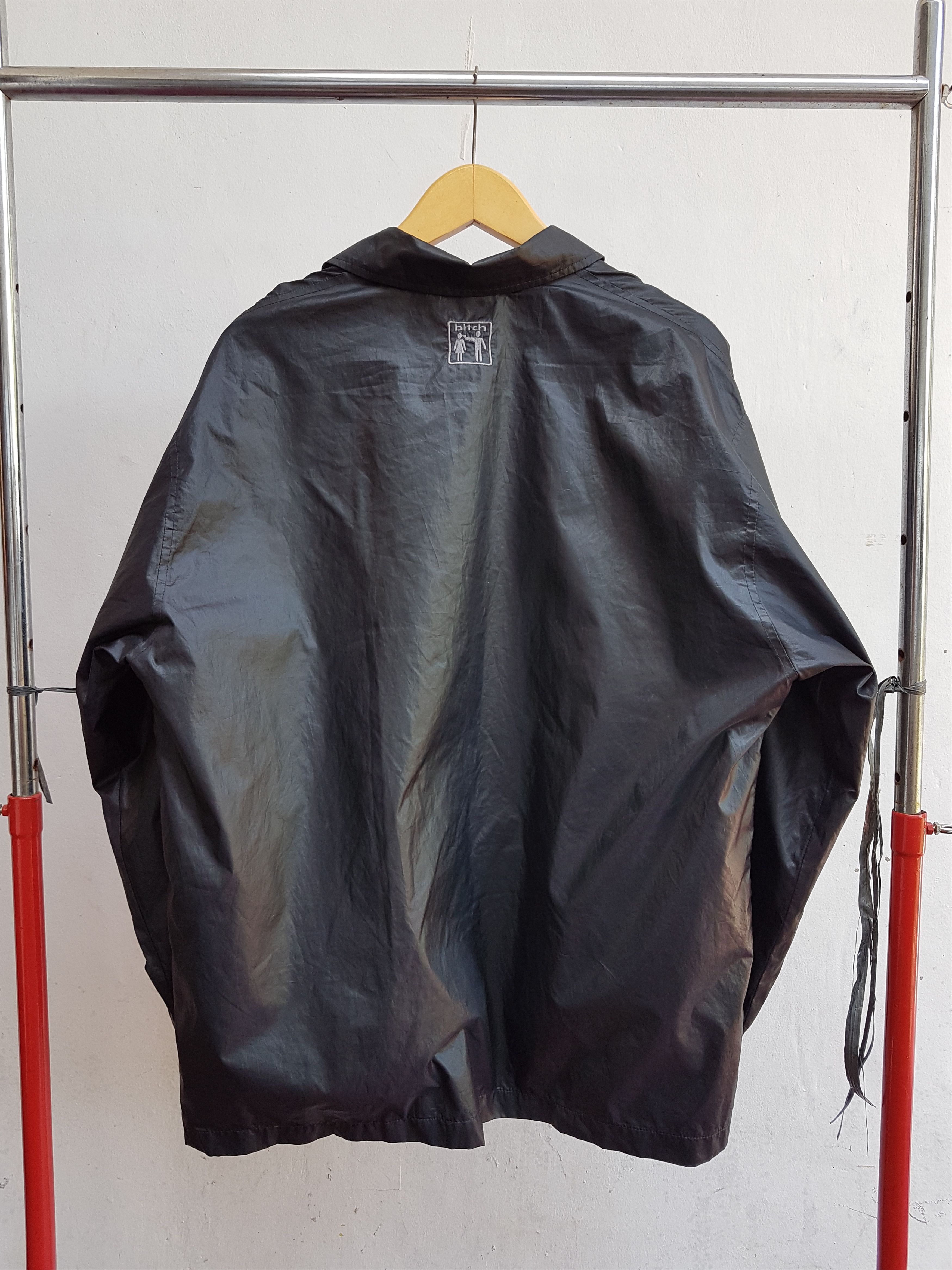 Vintage Vintage Bitch Skateboarding Coach Jacket Size US L / EU 52-54 / 3 - 3 Thumbnail