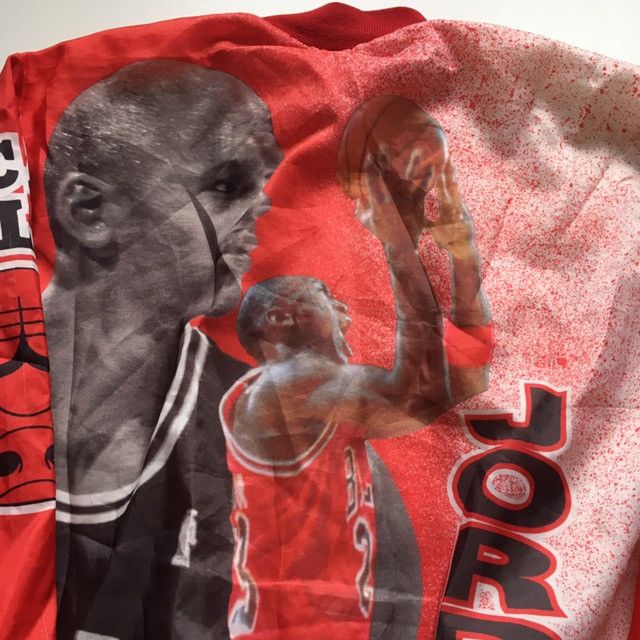 Chalk Line × NBA × Vintage Vintage 90s Chicago Bulls NBA Michael Jordan Graphic Jacket Size US M / EU 48-50 / 2 - 2 Thumbnail