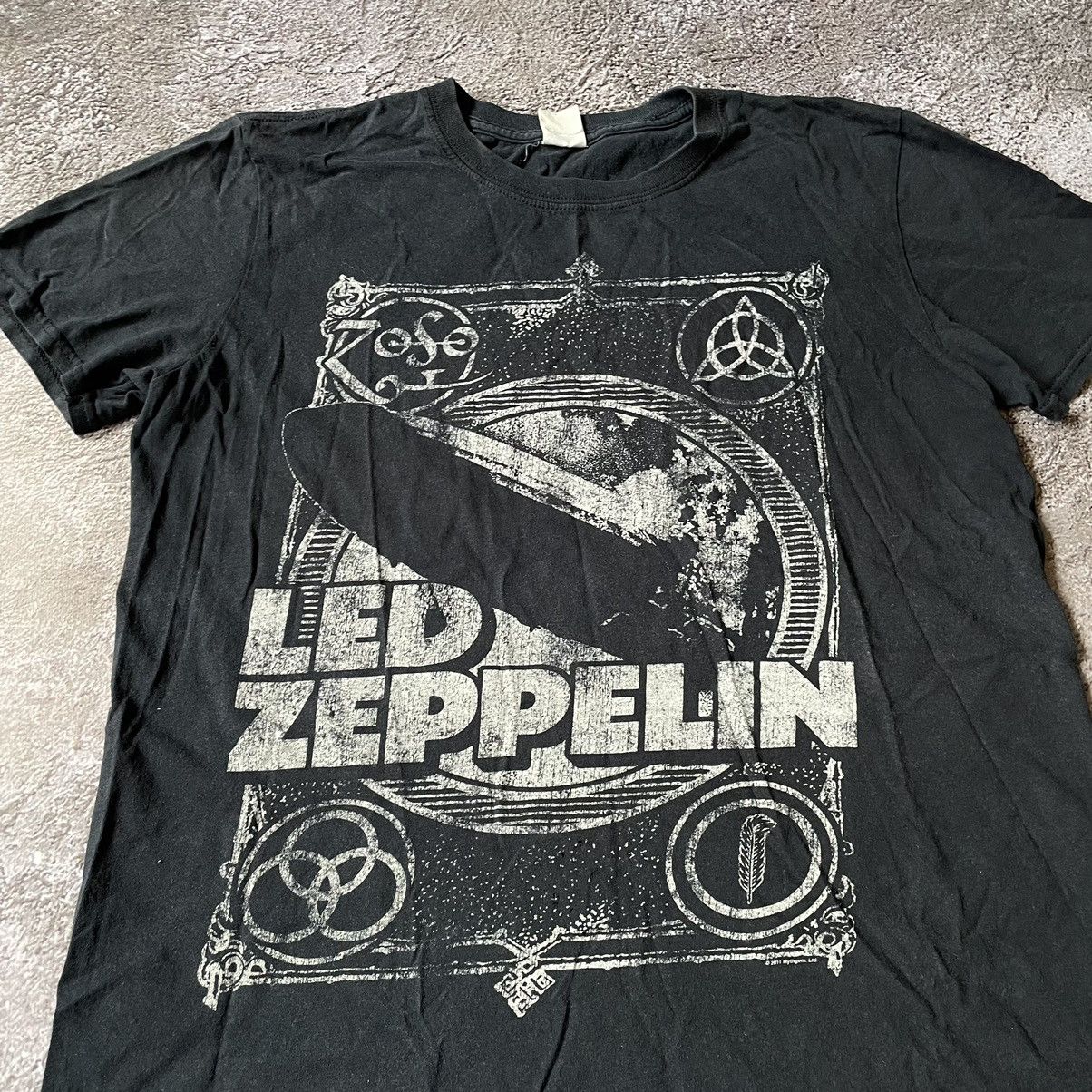 Band Tees Vintage Y2K Led Zeppelin Logo Blood DEAD Skulls Horror Tee Size US M / EU 48-50 / 2 - 5 Thumbnail