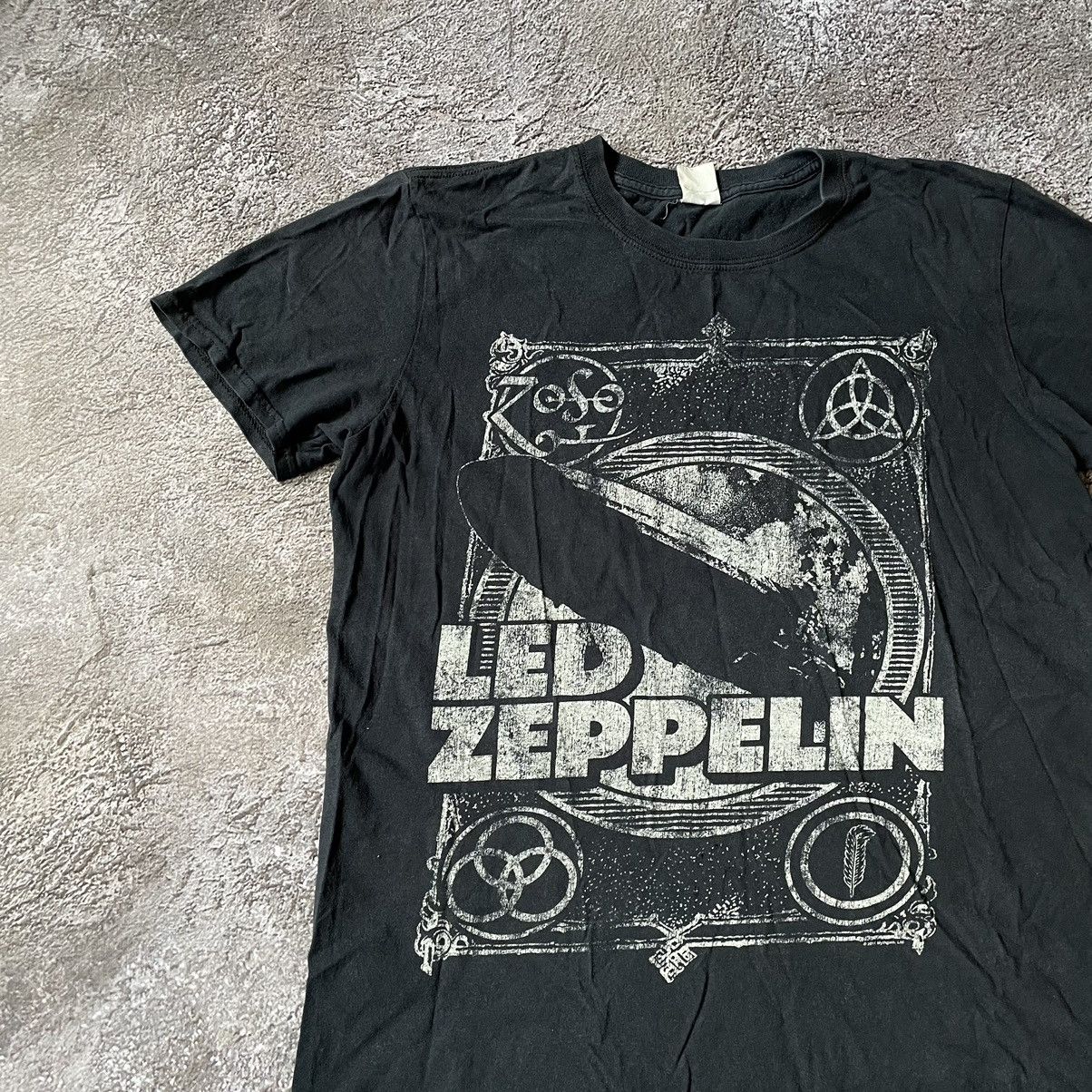 Band Tees Vintage Y2K Led Zeppelin Logo Blood DEAD Skulls Horror Tee Size US M / EU 48-50 / 2 - 4 Thumbnail