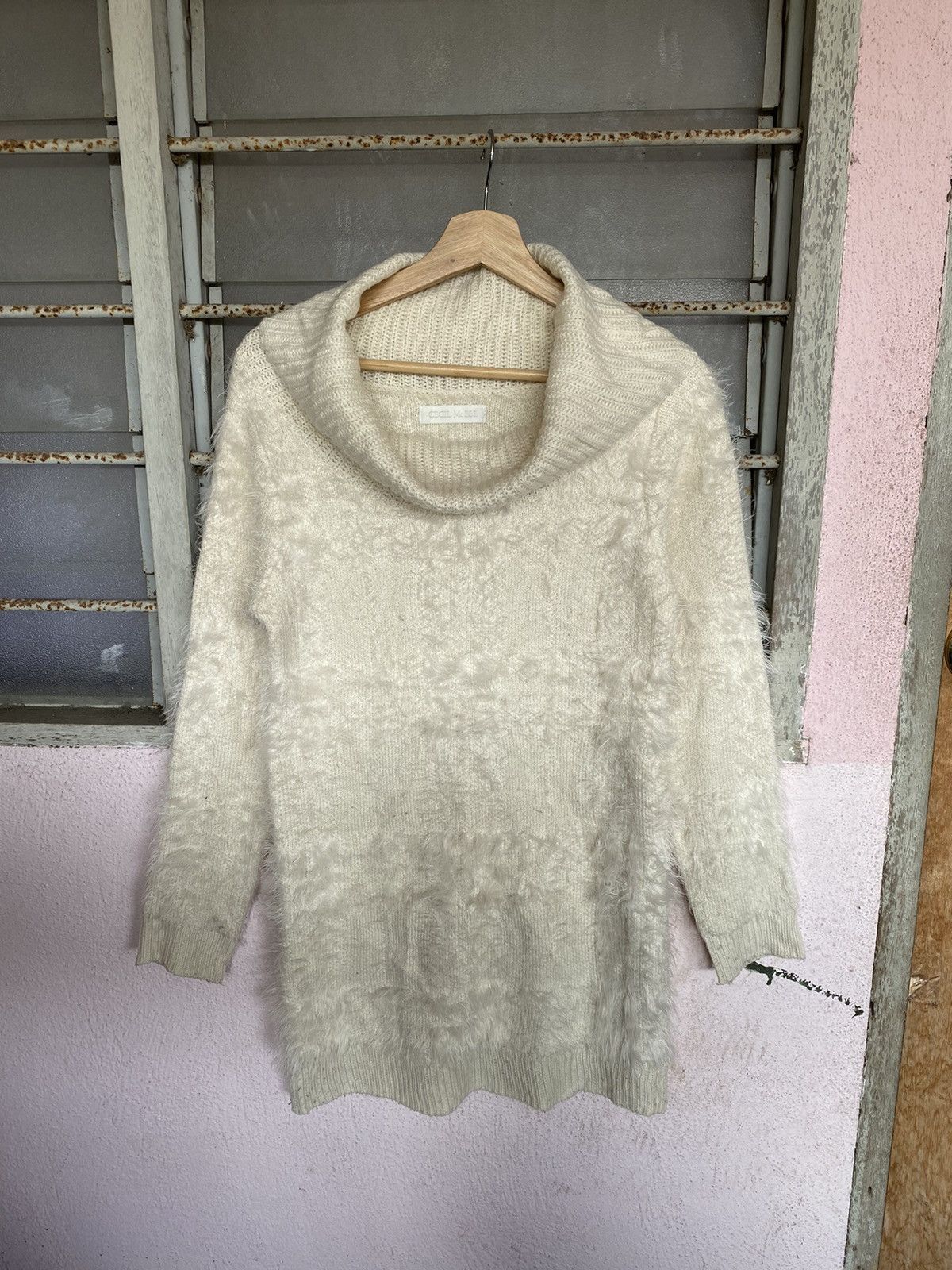 Japanese Brand ⚡️Steals⚡️ Designer Cecil McBEE Fuzzy Knit Sweater Size S / US 4 / IT 40 - 5 Thumbnail