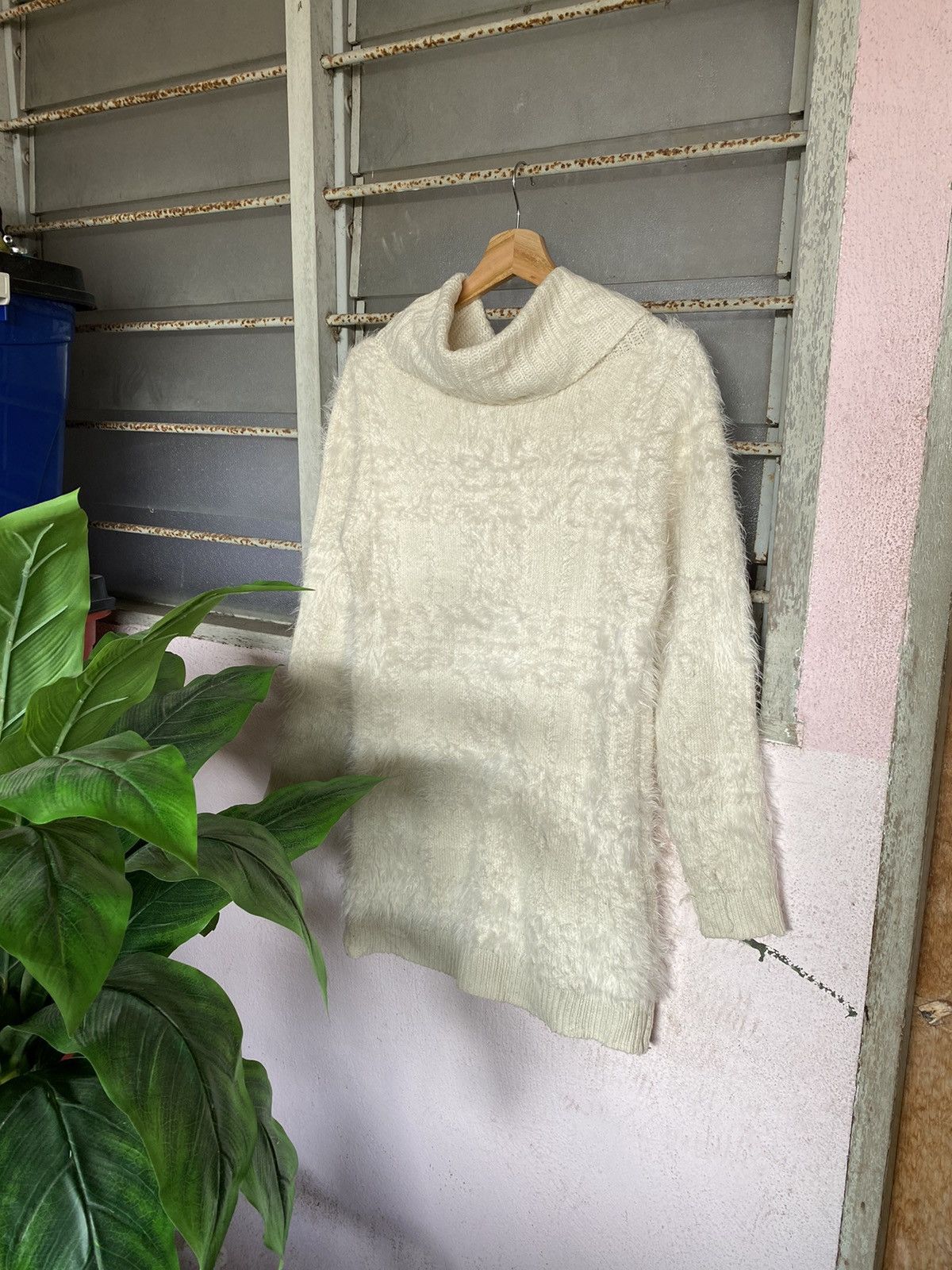 Japanese Brand ⚡️Steals⚡️ Designer Cecil McBEE Fuzzy Knit Sweater Size S / US 4 / IT 40 - 2 Thumbnail
