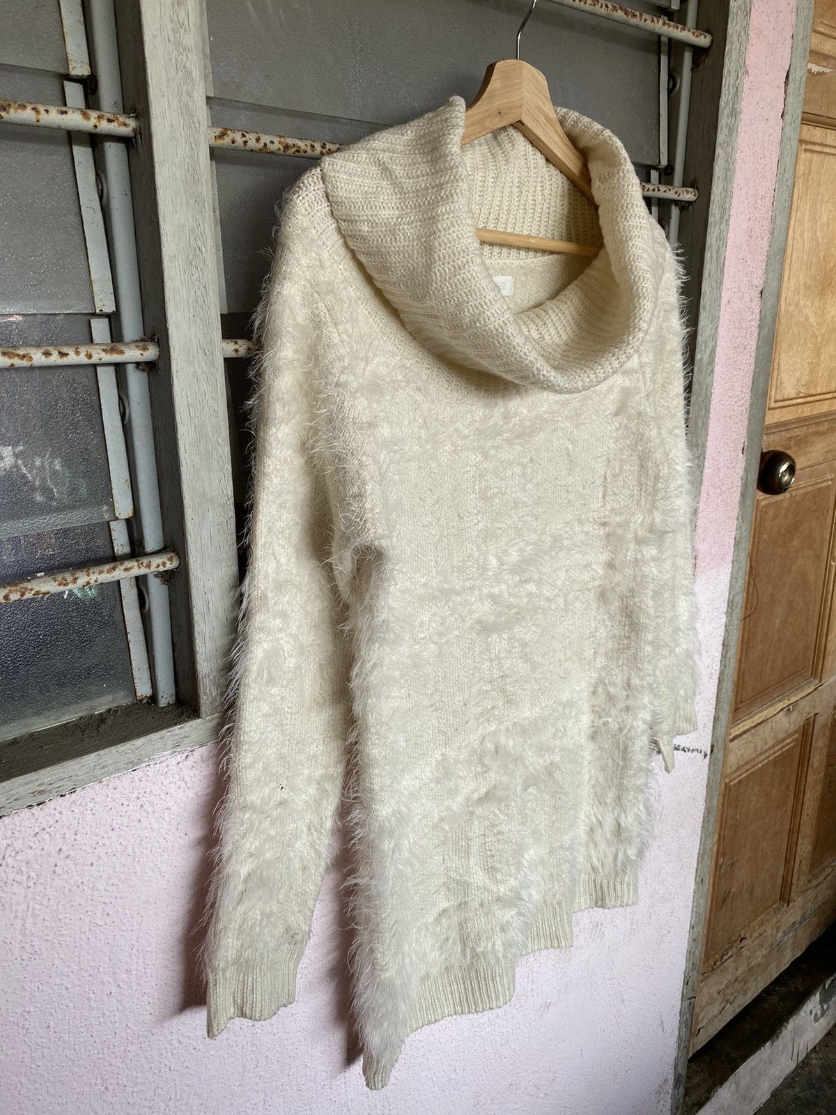 Japanese Brand ⚡️Steals⚡️ Designer Cecil McBEE Fuzzy Knit Sweater Size S / US 4 / IT 40 - 3 Thumbnail