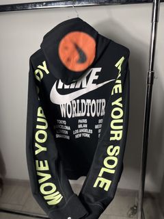 nike world tour pack graphic hoodie in black