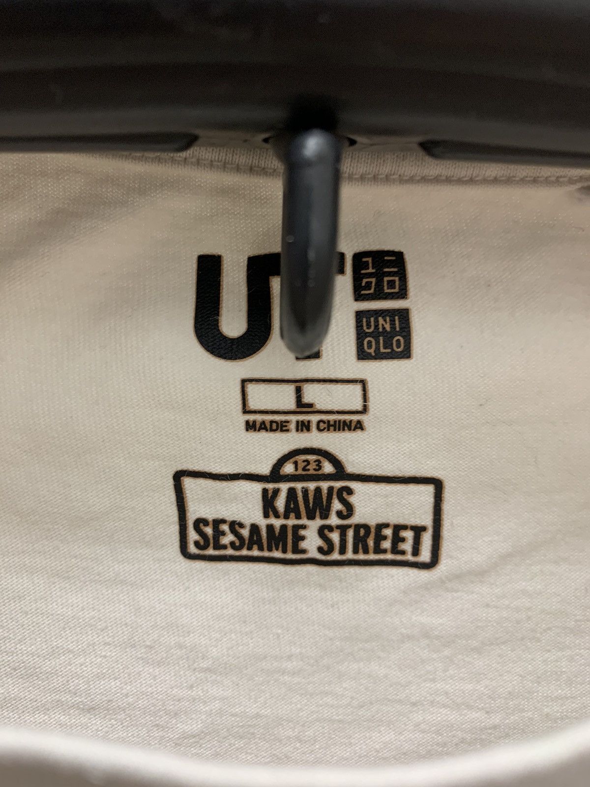 Kaws × Uniqlo Kaws x Uniqlo vintage rare t-shirt Sesame Street L sz hype Size US L / EU 52-54 / 3 - 3 Thumbnail