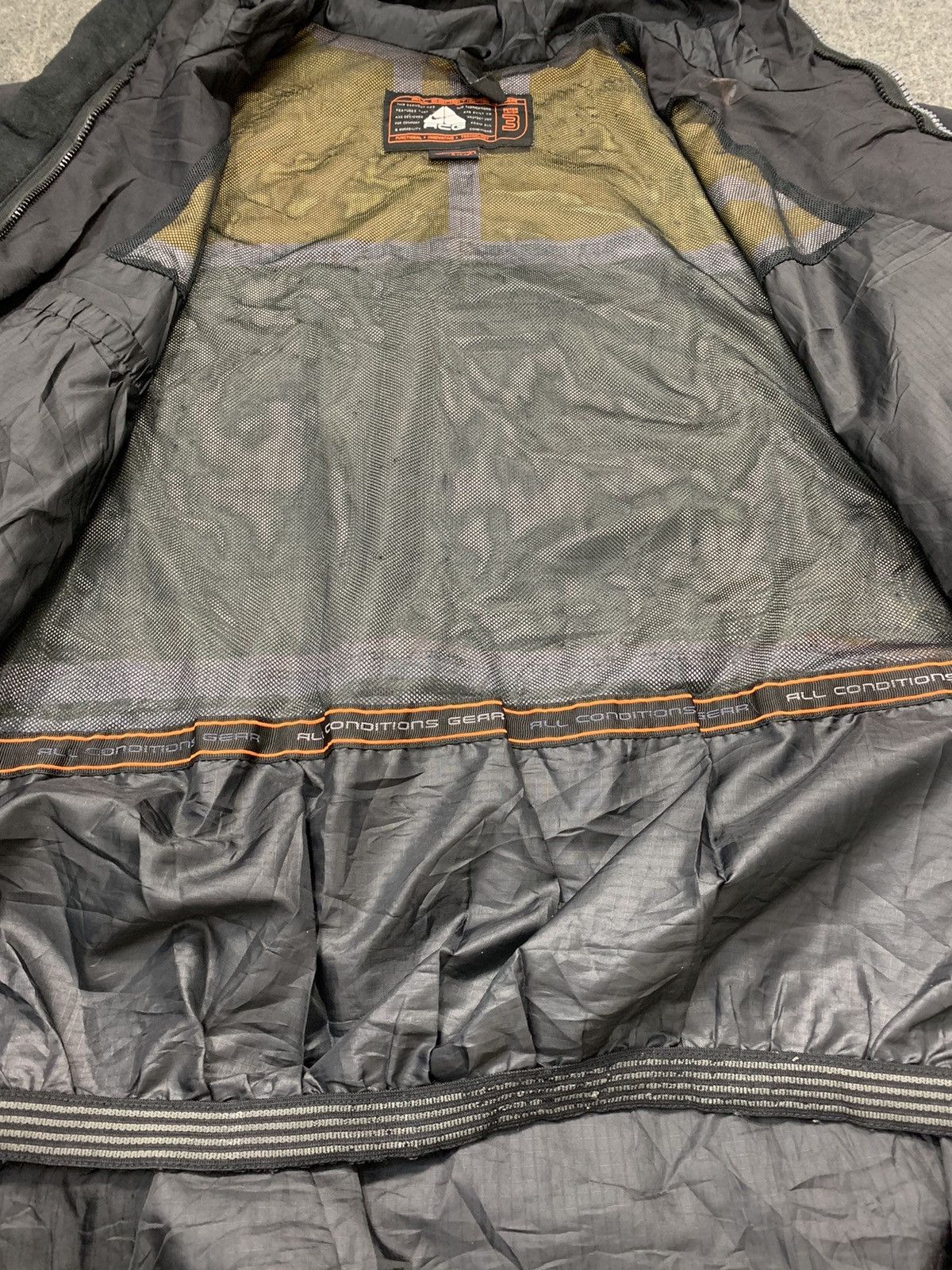Nike ACG Nike ACG Windbreaker Jacket Storm-Fit 3 Layers Multi Pocket Size US L / EU 52-54 / 3 - 6 Thumbnail