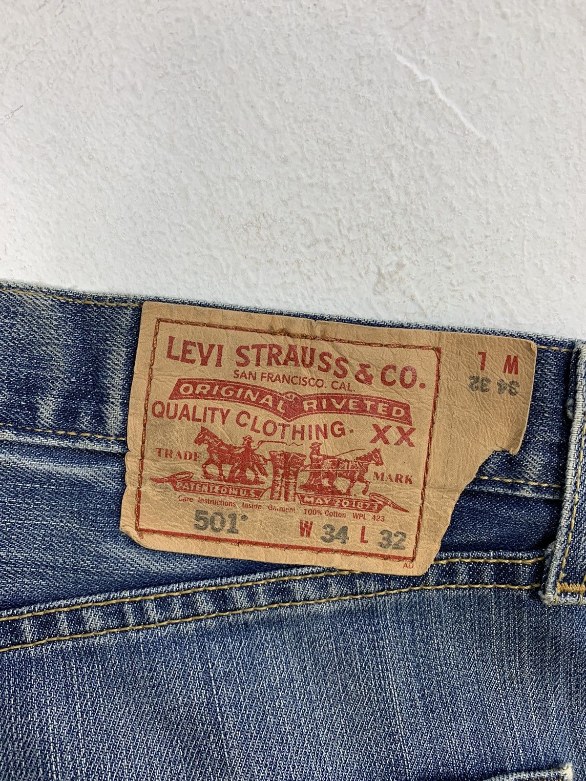 Levi's Vintage Clothing Levi’s Strauss Lot 501 Buttonfly Indigo Denim Jeans Size US 33 - 9 Thumbnail