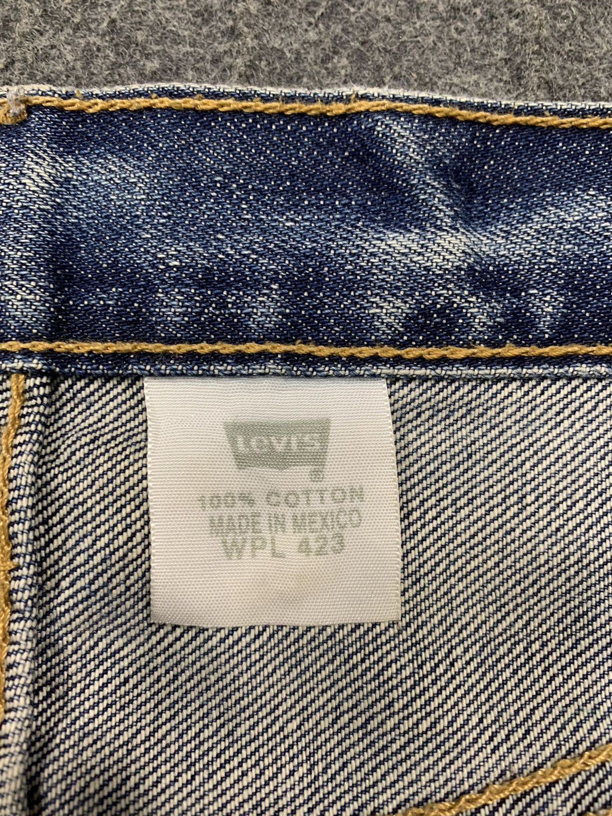 Levi's Vintage Clothing Levi’s Strauss Lot 501 Buttonfly Indigo Denim Jeans Size US 33 - 10 Thumbnail