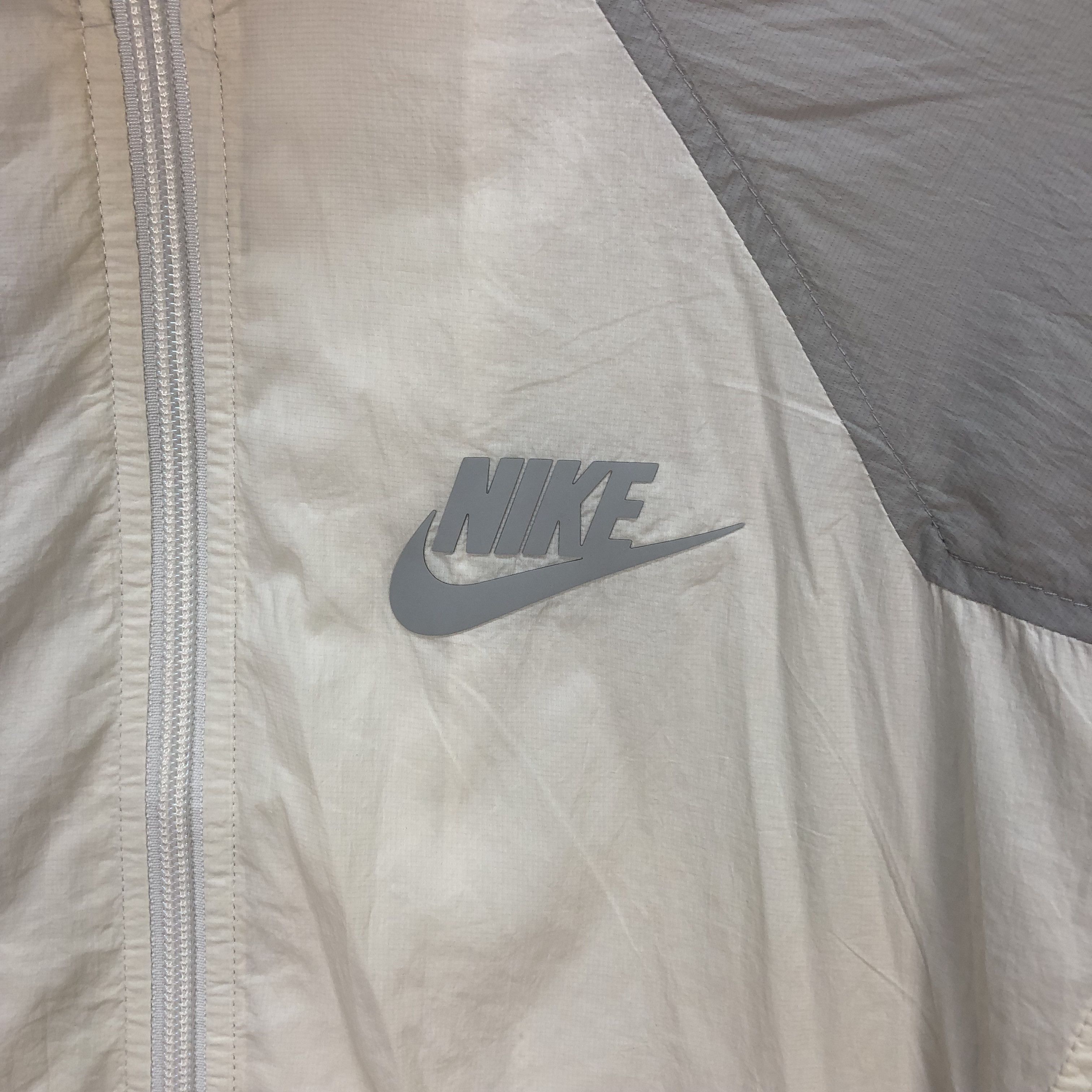 Nike Nike White Light Jacket / Windbreaker #5589-199 Size US XS / EU 42 / 0 - 3 Thumbnail