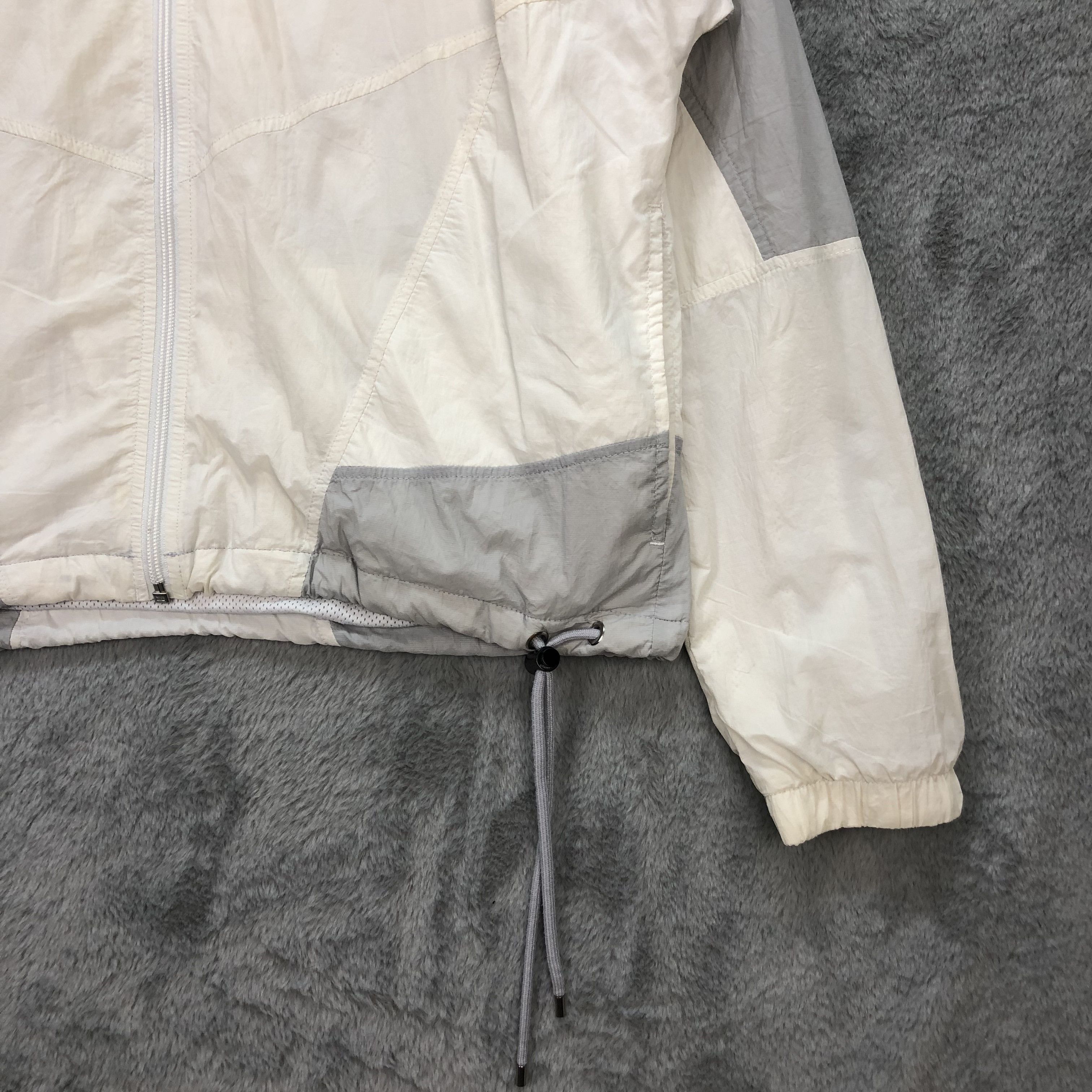 Nike Nike White Light Jacket / Windbreaker #5589-199 Size US XS / EU 42 / 0 - 6 Thumbnail