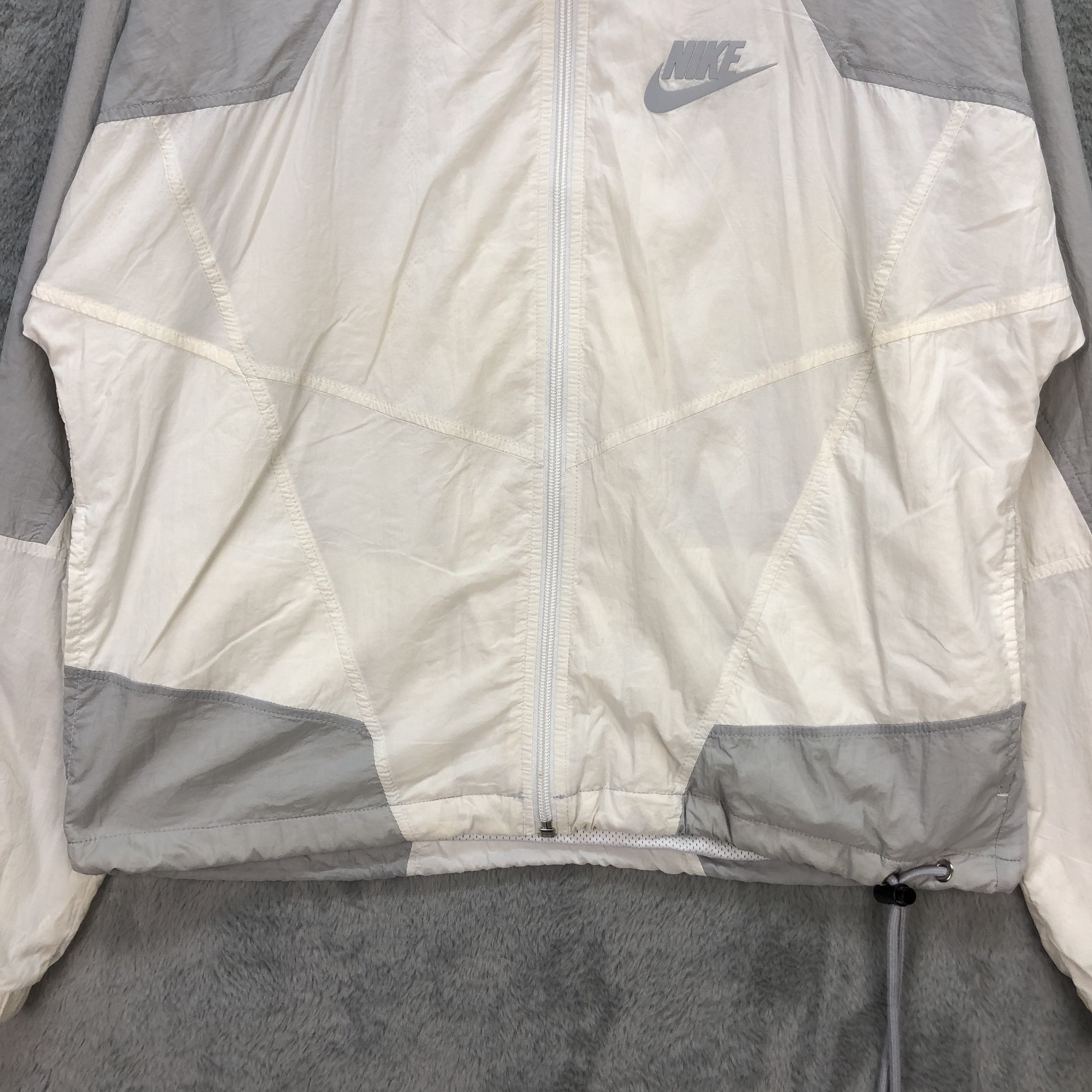 Nike Nike White Light Jacket / Windbreaker #5589-199 Size US XS / EU 42 / 0 - 4 Thumbnail
