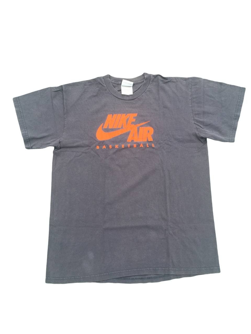 Nike Vintage Nike Air Basketball Logo Tshirt Size US L / EU 52-54 / 3 - 1 Thumbnail