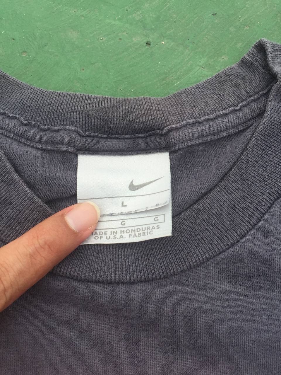 Nike Vintage Nike Air Basketball Logo Tshirt Size US L / EU 52-54 / 3 - 4 Thumbnail